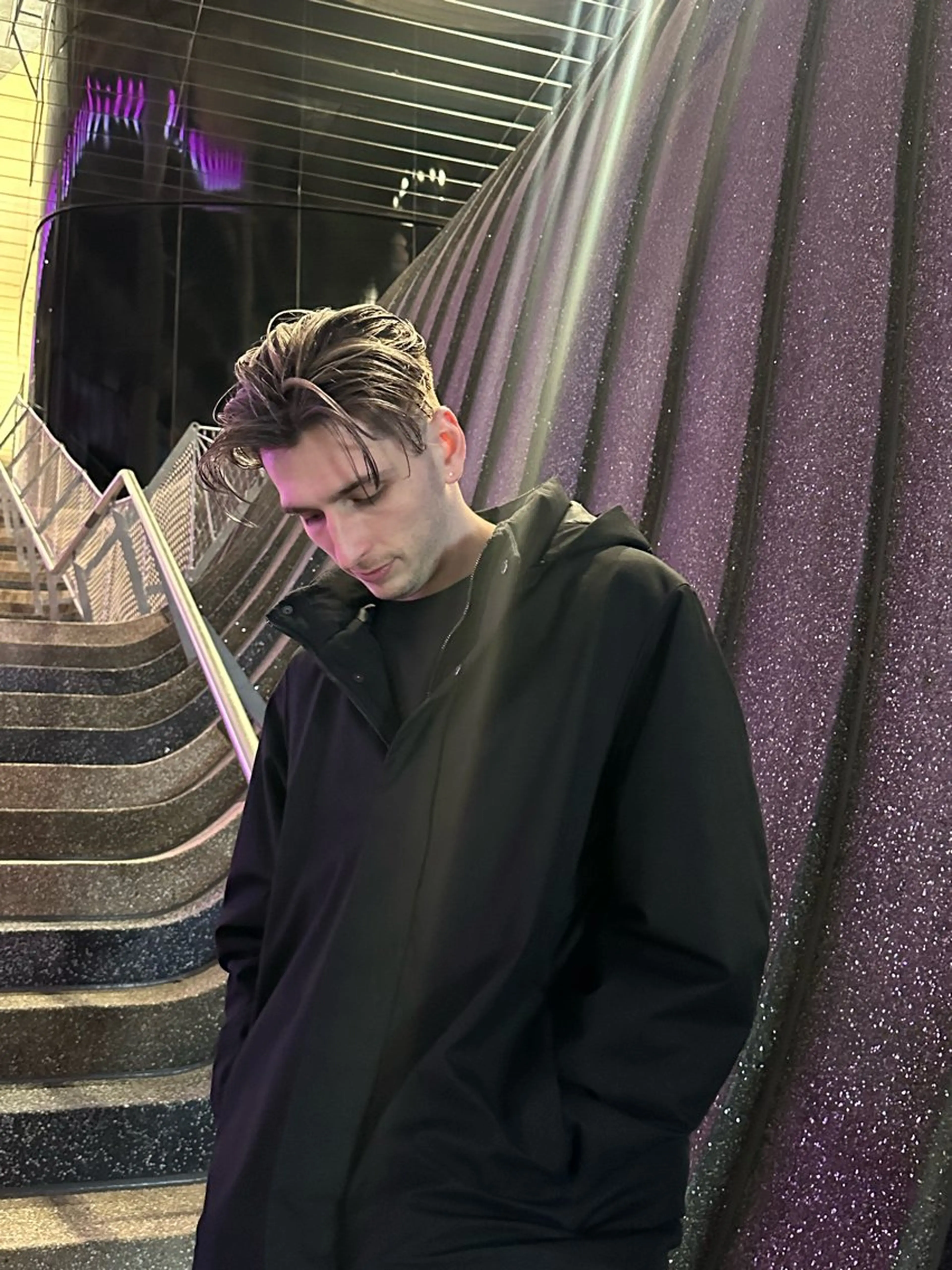 ショート カラー メンズ メンズバレイヤージュ バレイヤージュ シルバー レイヤーカット iCON TOKYO 海外風ヘア特化サロンのヘアスタイル