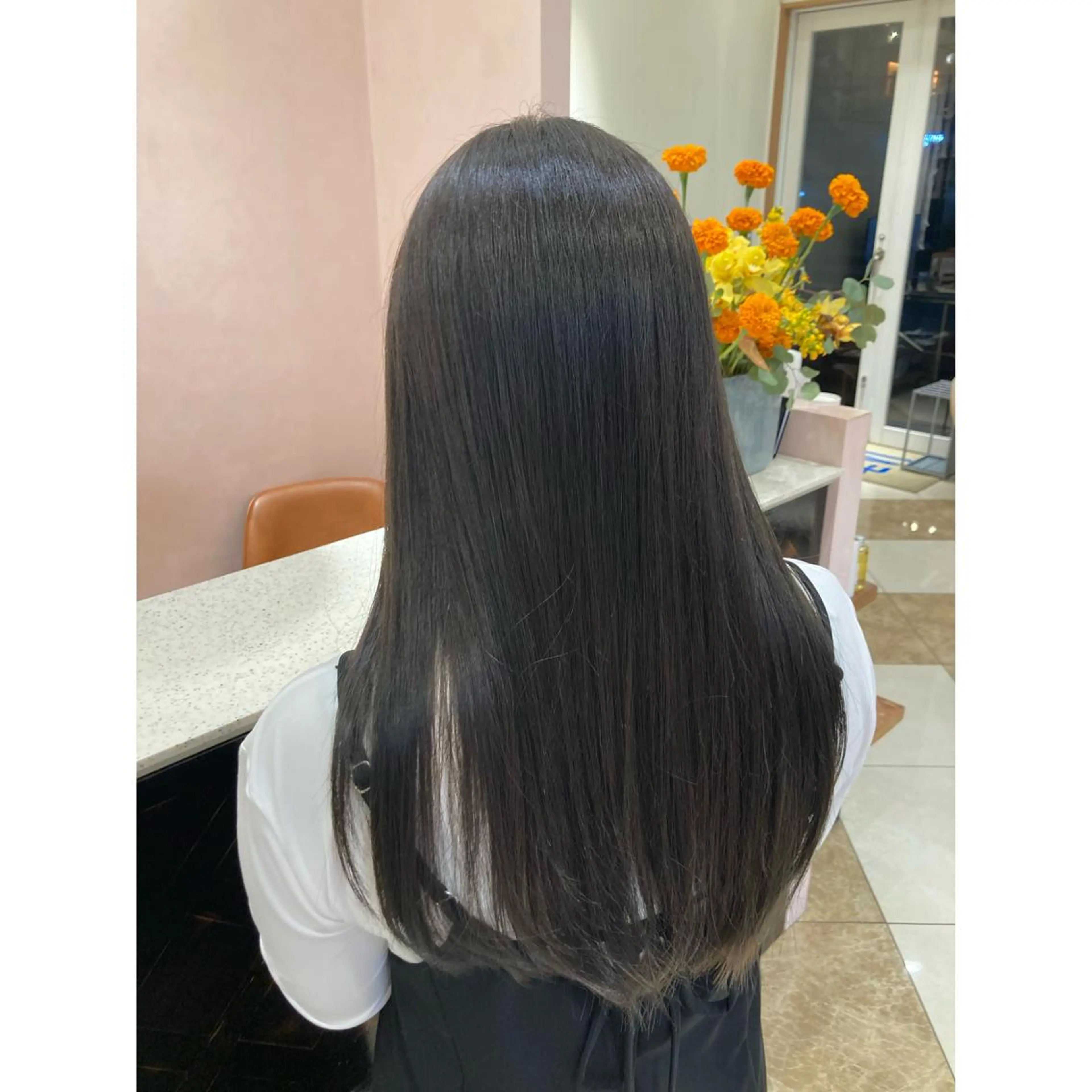 セミロング カラー ショートカット／ 明千のヘアスタイル