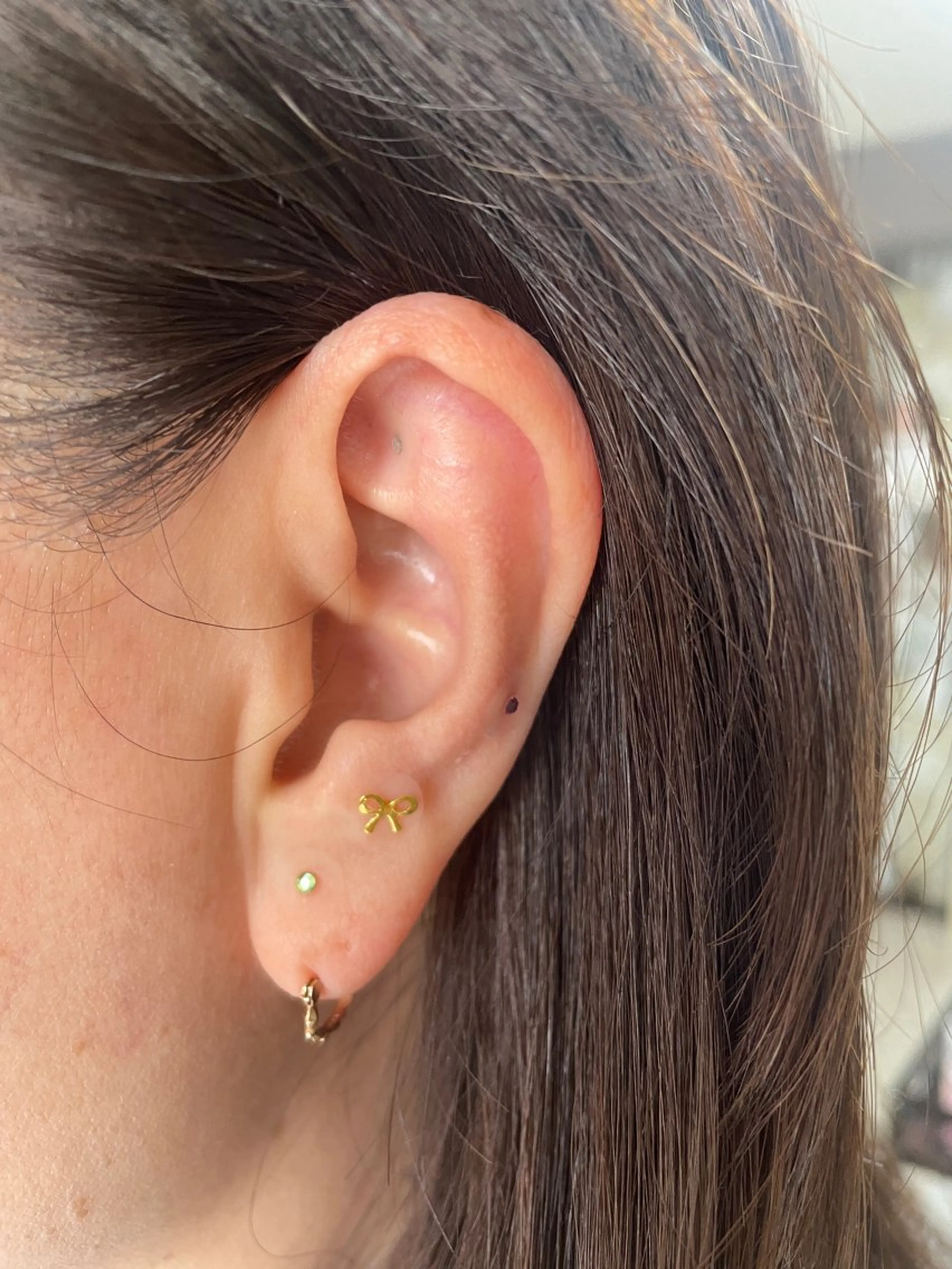 耳ツボジュエリー10粒(プラチナ、24金フラットシート)¥2500の写真