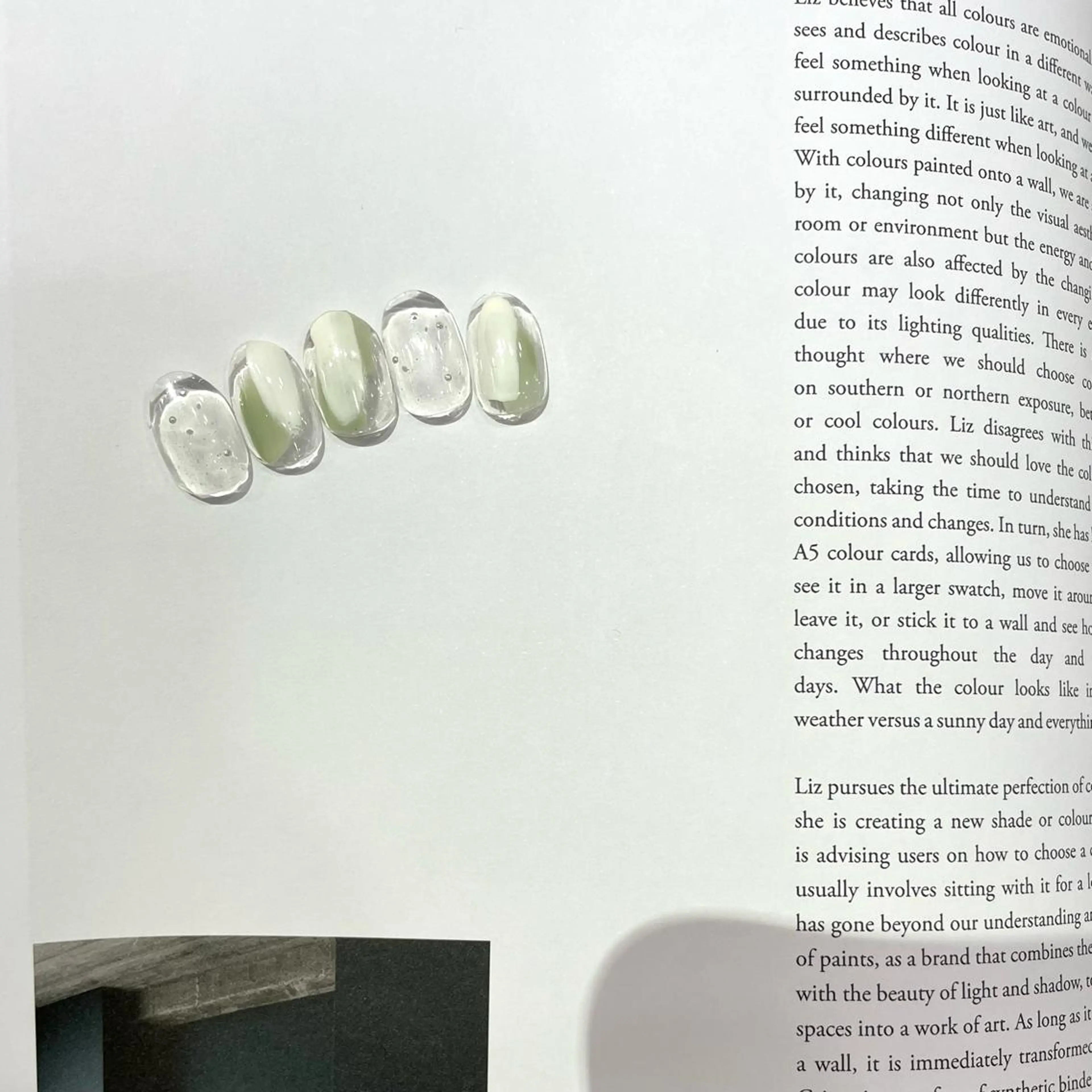 ネイル anyora nail salon所属・大人ワンホン キラキラ／Ayanoのネイルデザイン