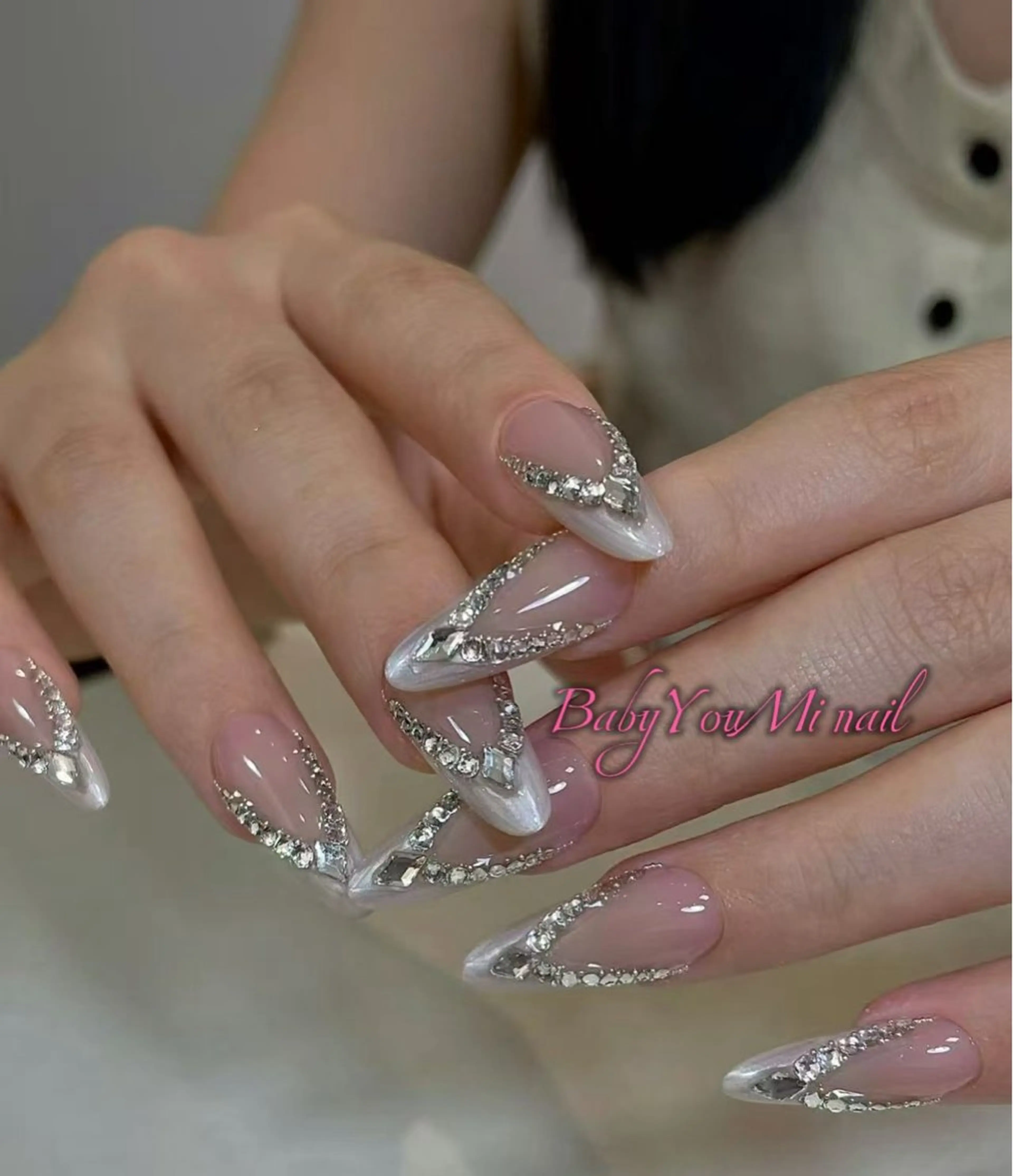 ネイル オーロラネイル フラワーネイル フットネイル フレンチネイル ジェルネイル ハンドネイル BabyYouMi nailのネイルデザイン