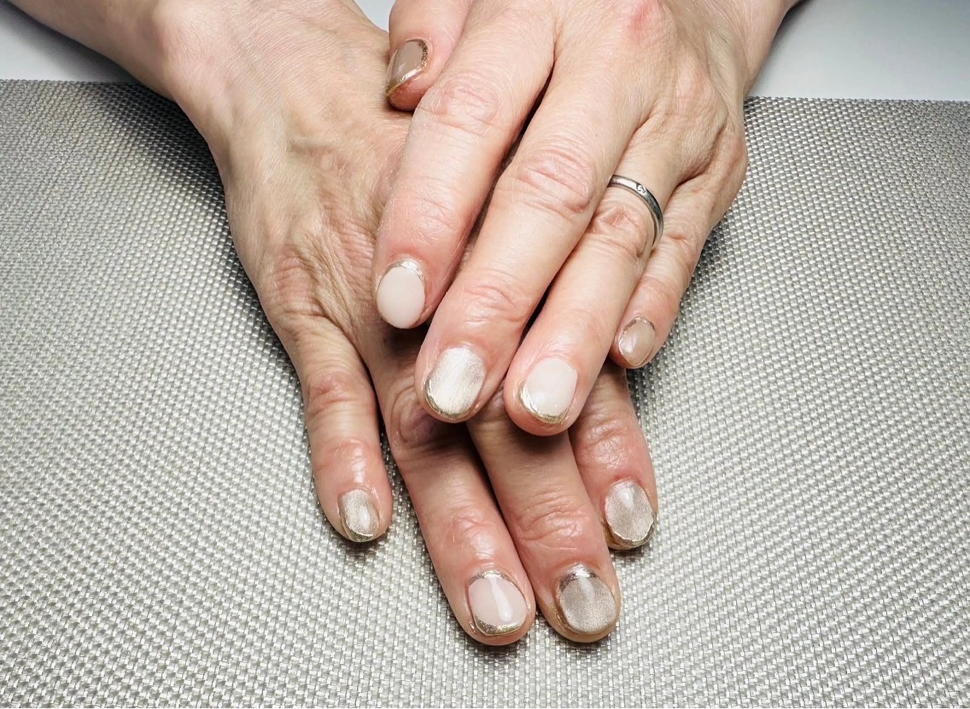 ネイル マグネットネイル ミラーネイル AND mielのネイルデザイン