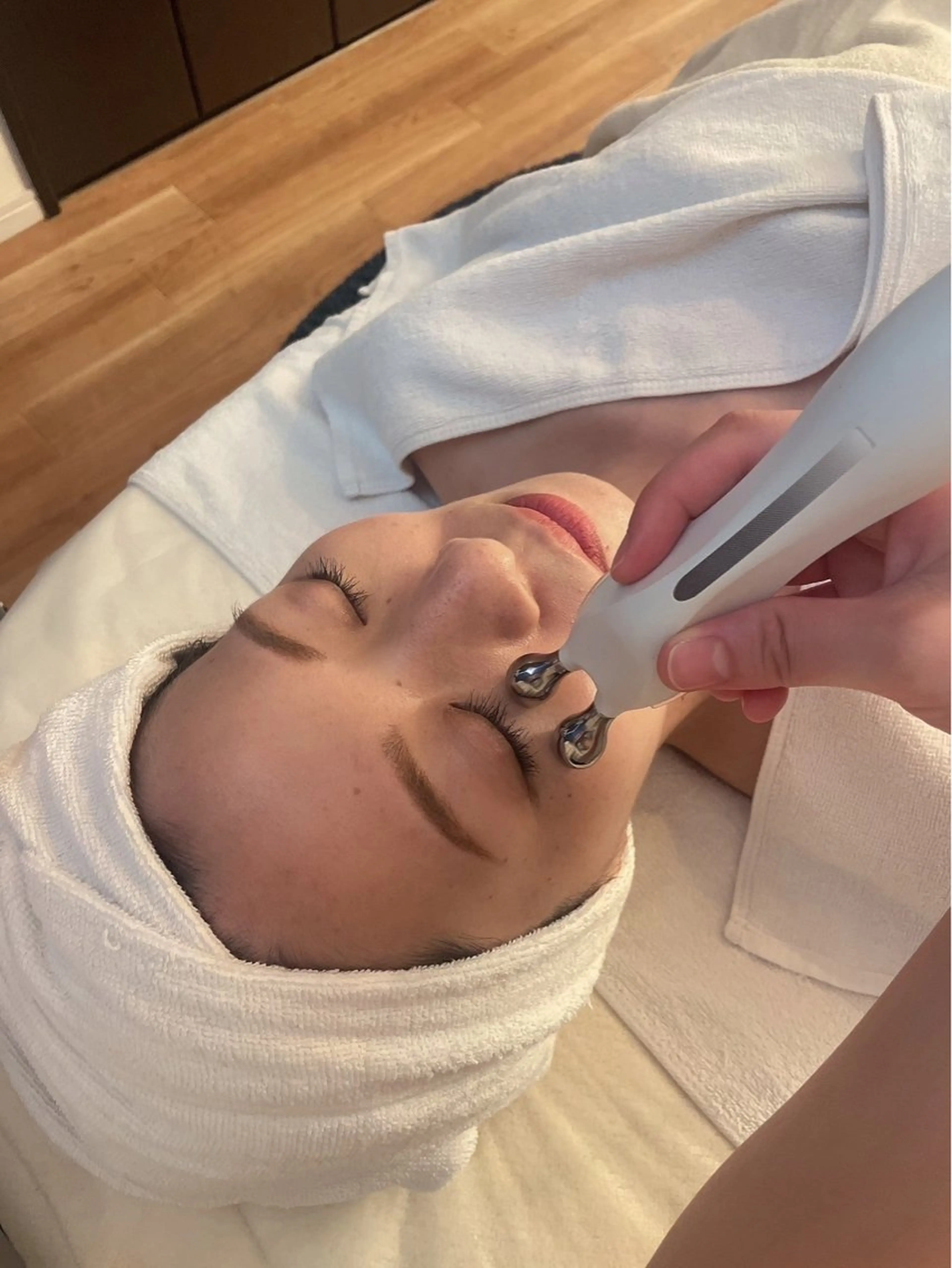 たるみ、むくみ一掃！小顔ケア📣ヘッドマッサージ＋フェイシャルマッサージ＋EMSお顔の筋トレ＋美容生マスク💆🏼‍♀️の写真