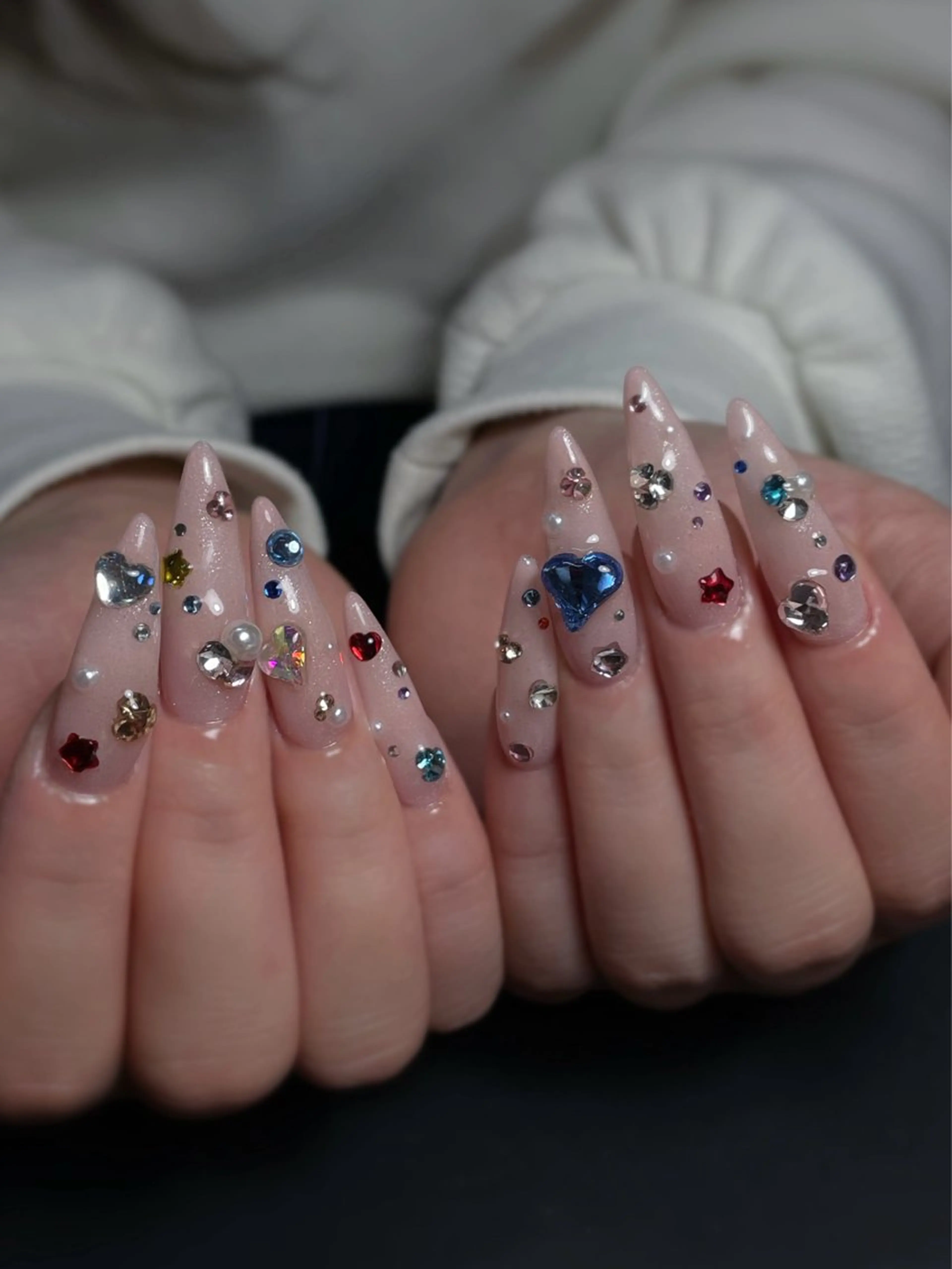 ネイル キラキラネイル ハンドネイル SoLuna 【ソルナ】のネイルデザイン