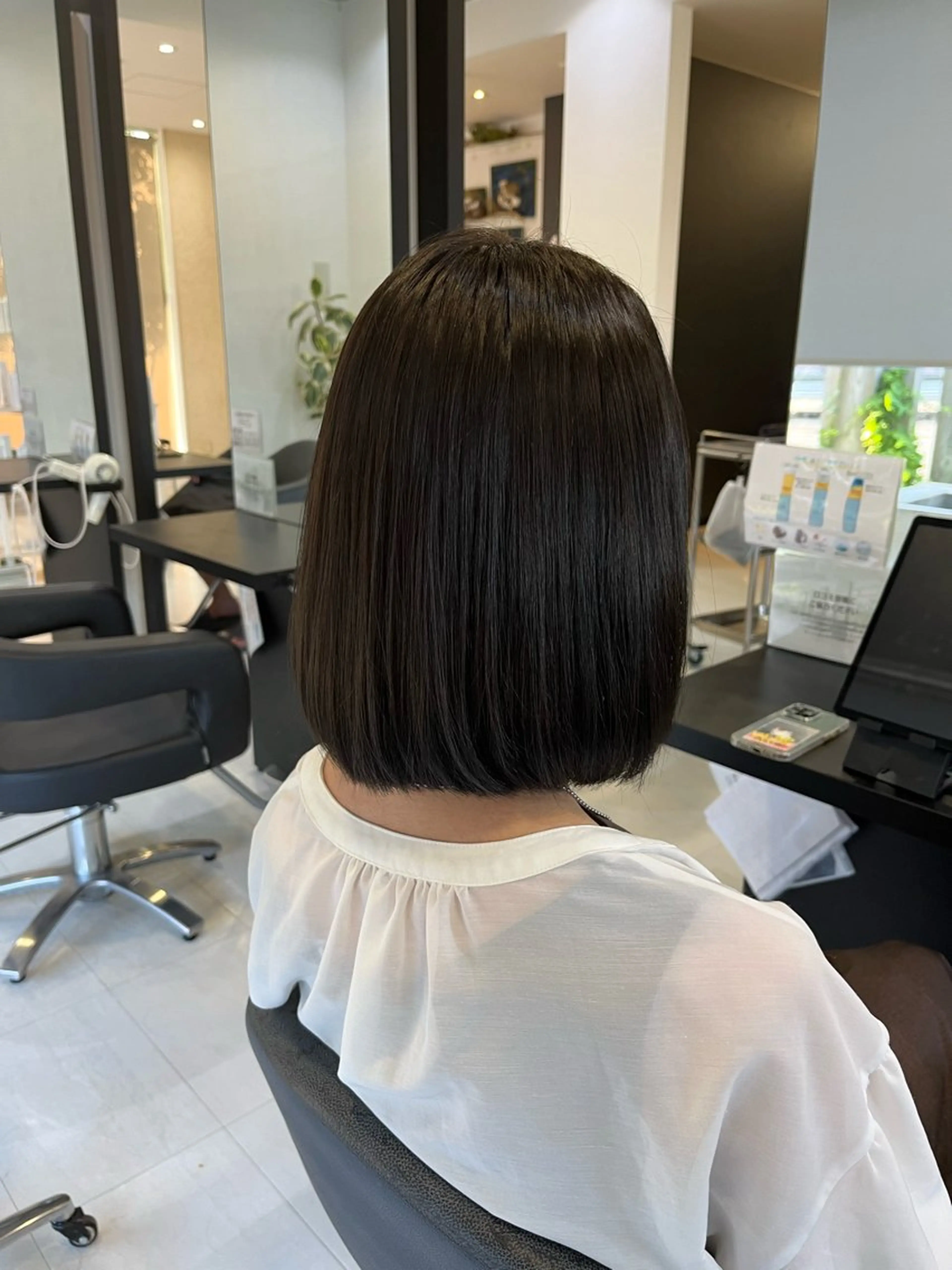 ミディアム カラー 諸岡 玲のヘアスタイル