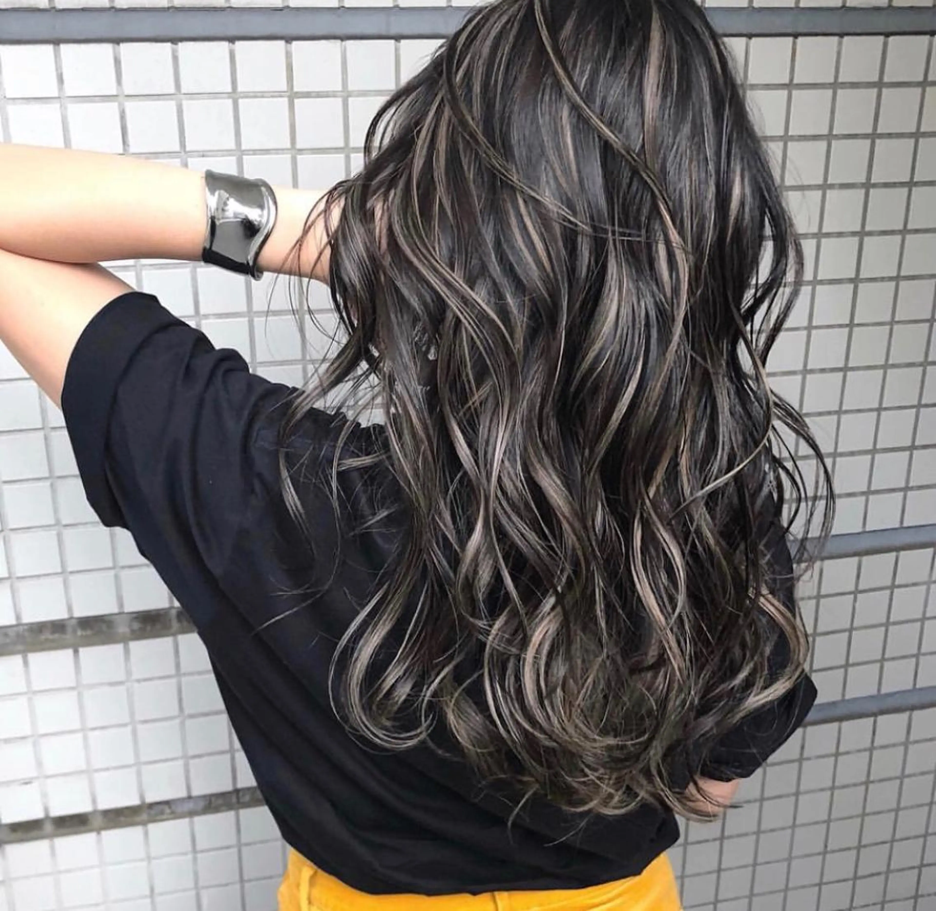 カラー ハイライトカラー ヘアカラー レイヤーカット 早崎太生のヘアスタイル