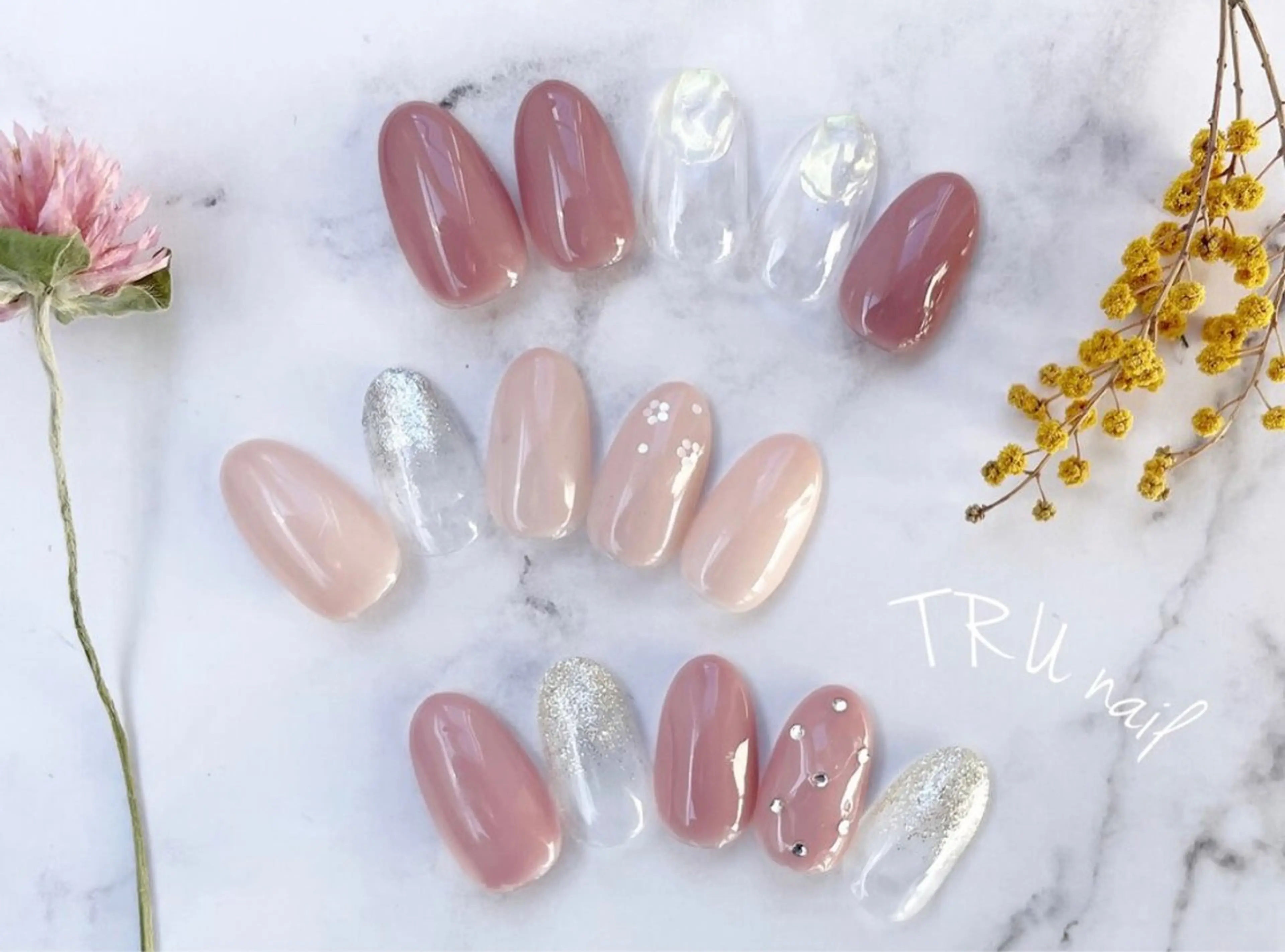 ネイル 萩原 里奈のネイルデザイン