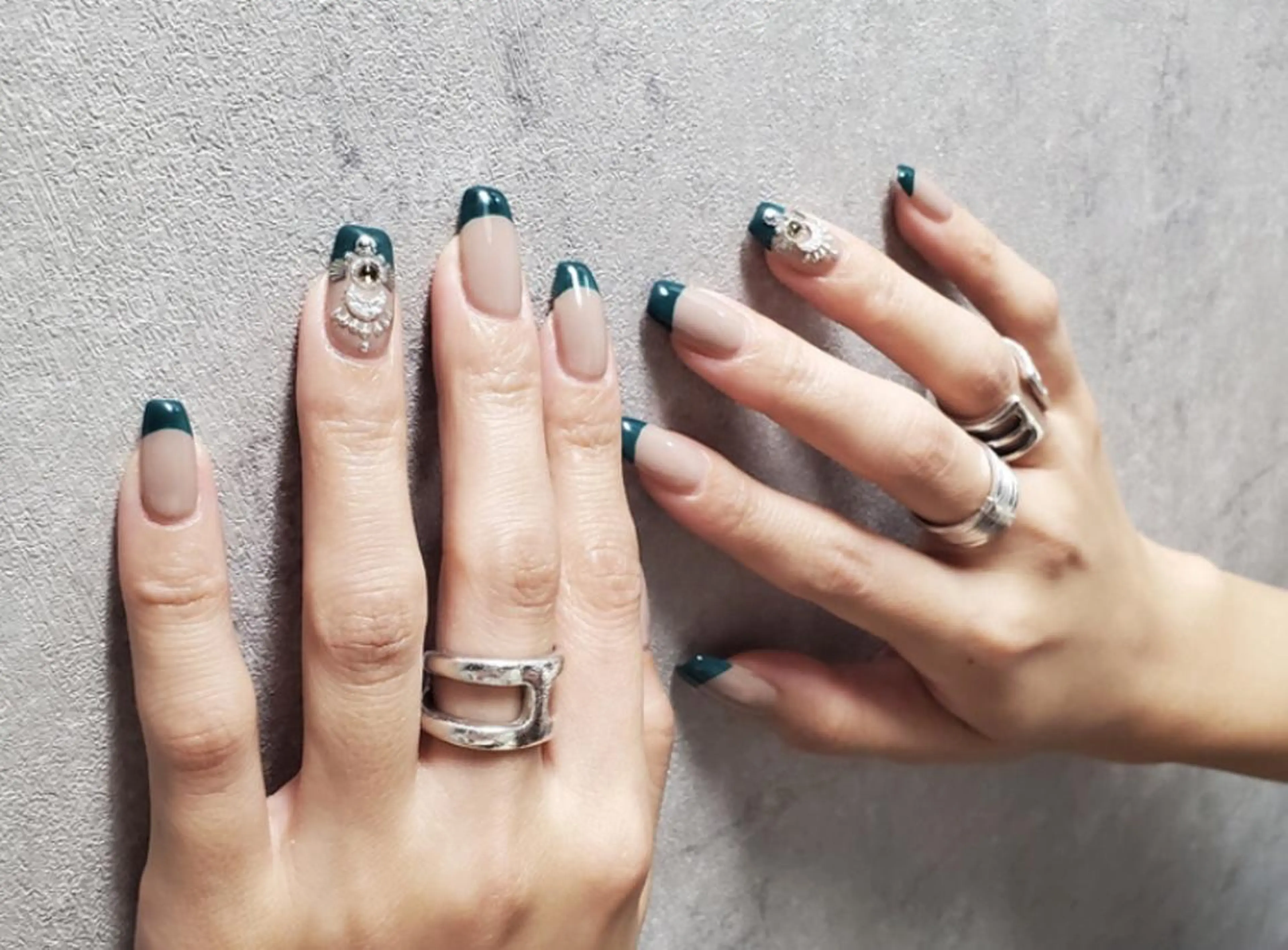 ネイル nailstudio eviz新宿店のネイルデザイン