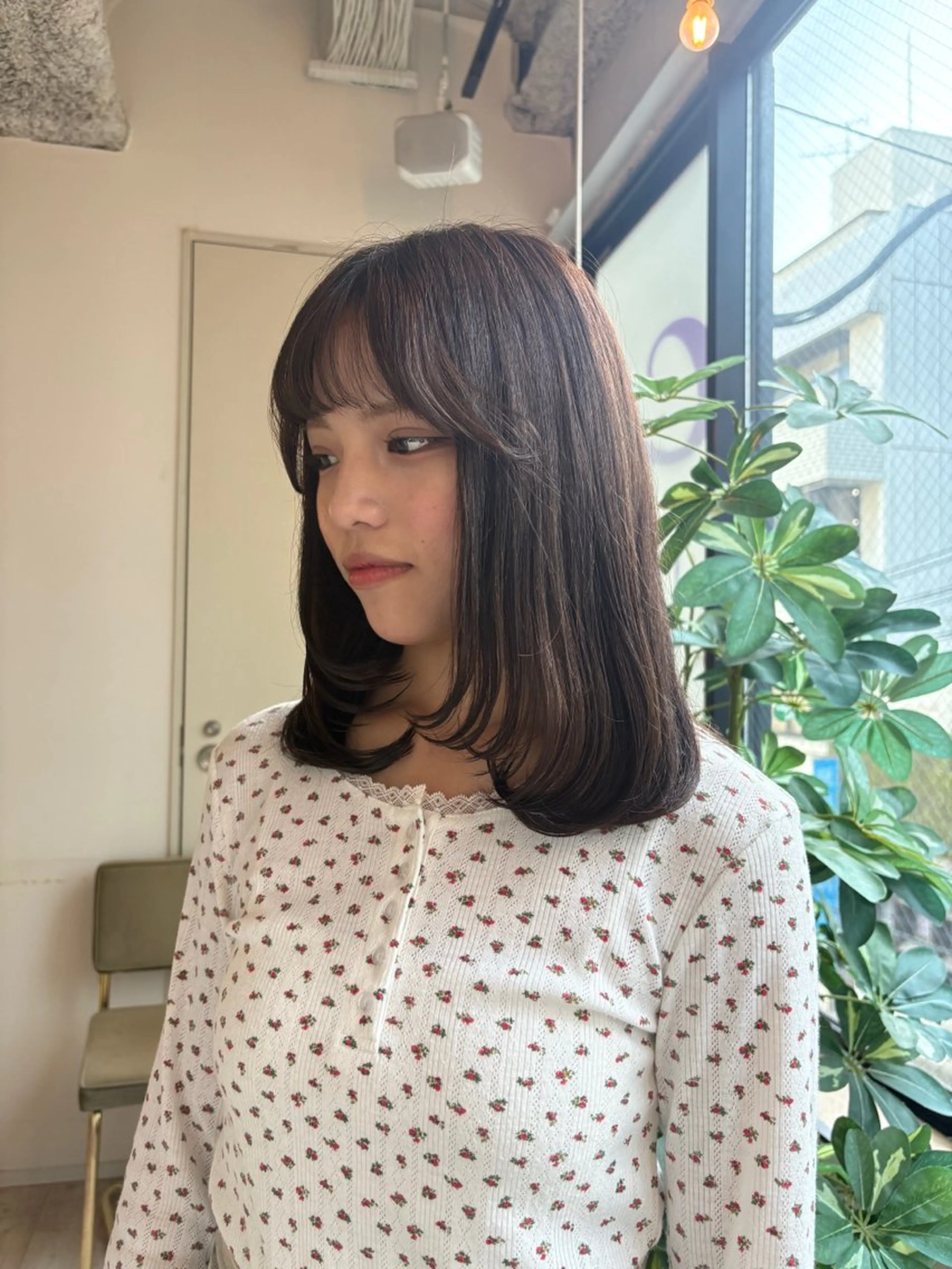 ミディアム カラー 透明感カラー グレージュ カット ヘアカラー ひなの/透明感 カラー/レイヤーのヘアスタイル