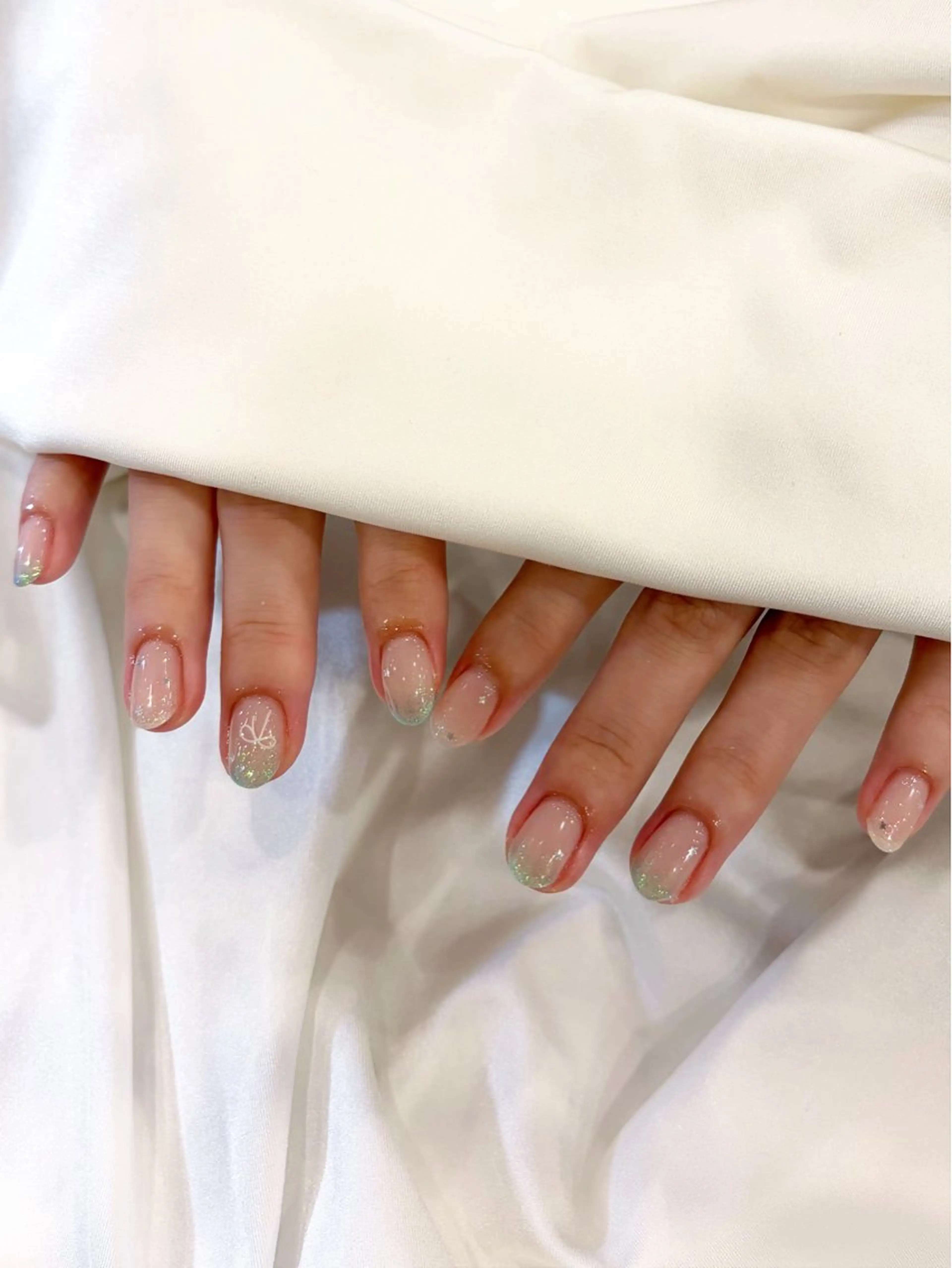 ネイル キラキラネイル ハンドネイル 岡崎 佑香のネイルデザイン