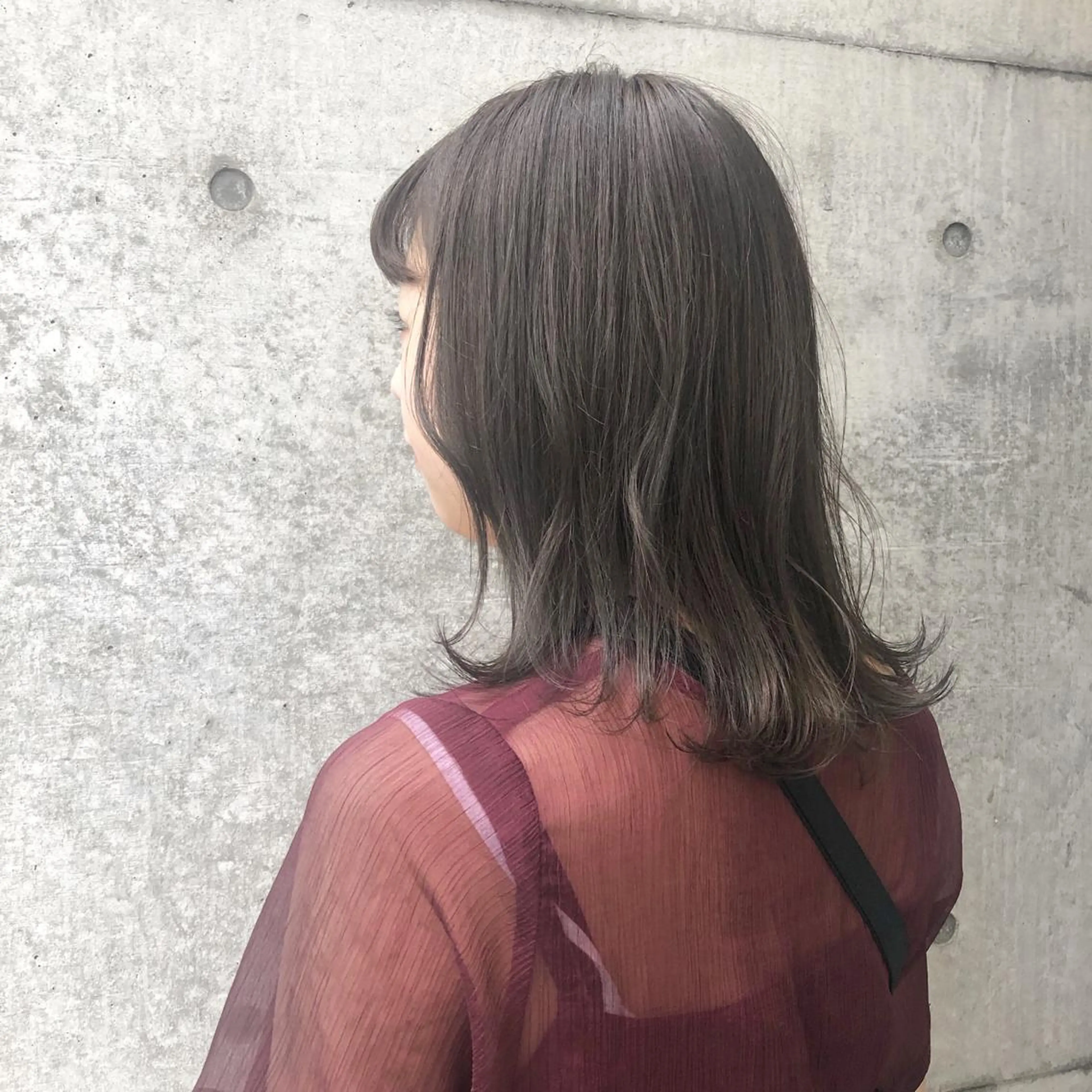 ミディアム カラー clomus所属・YUKA艶髪 🌸寛ぎ部屋のヘアスタイル