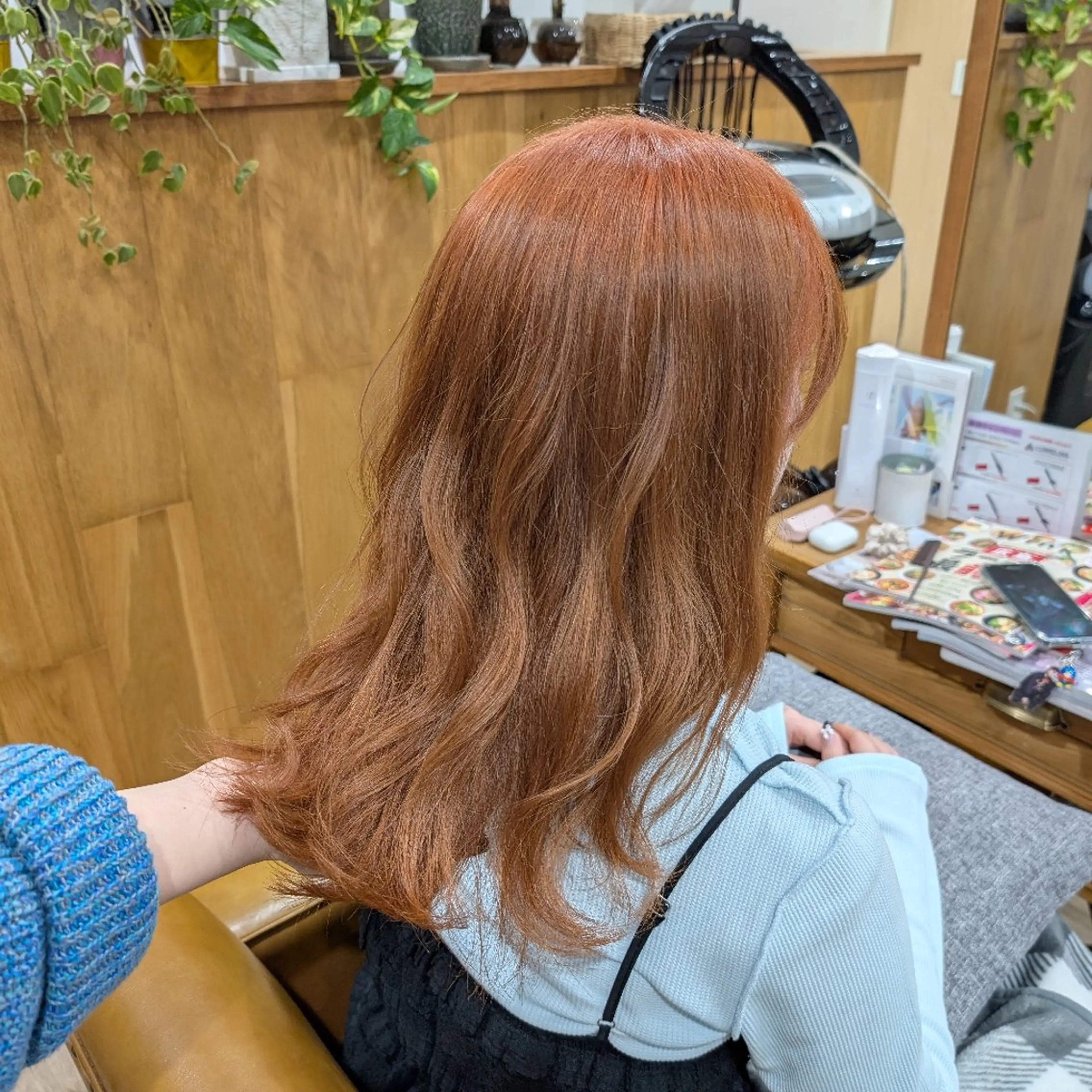 セミロング カラー ブリーチ ケアブリーチ ダブルカラー オレンジ ヘアカラー ﾒｱﾘｰﾊﾞｲﾒﾘｰ /花音のヘアスタイル