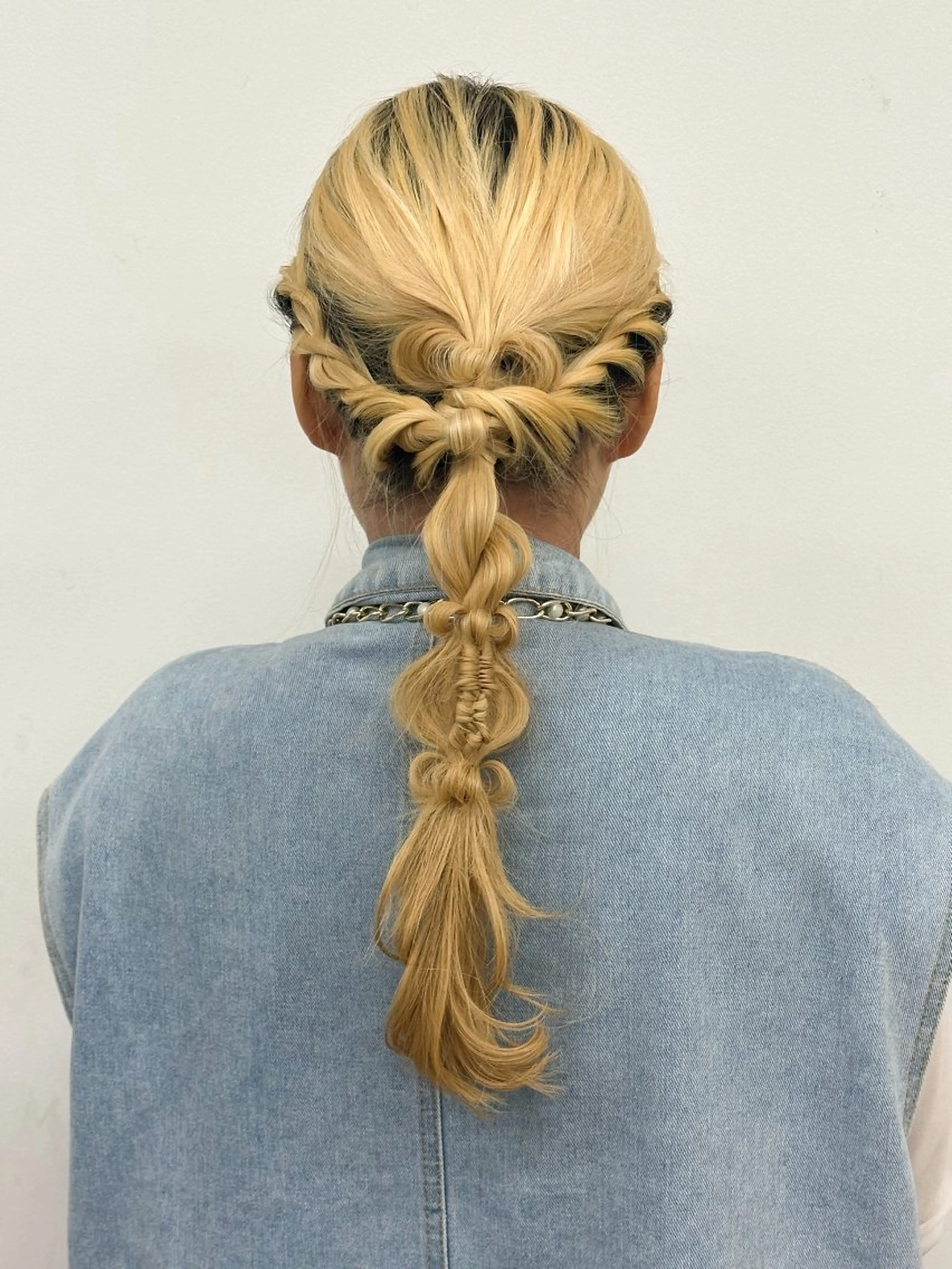 ロング ヘアアレンジ ヘアセット rebloom所属・山之内匠/艶カラー/ ハイトーン/ブリーチのヘアスタイル