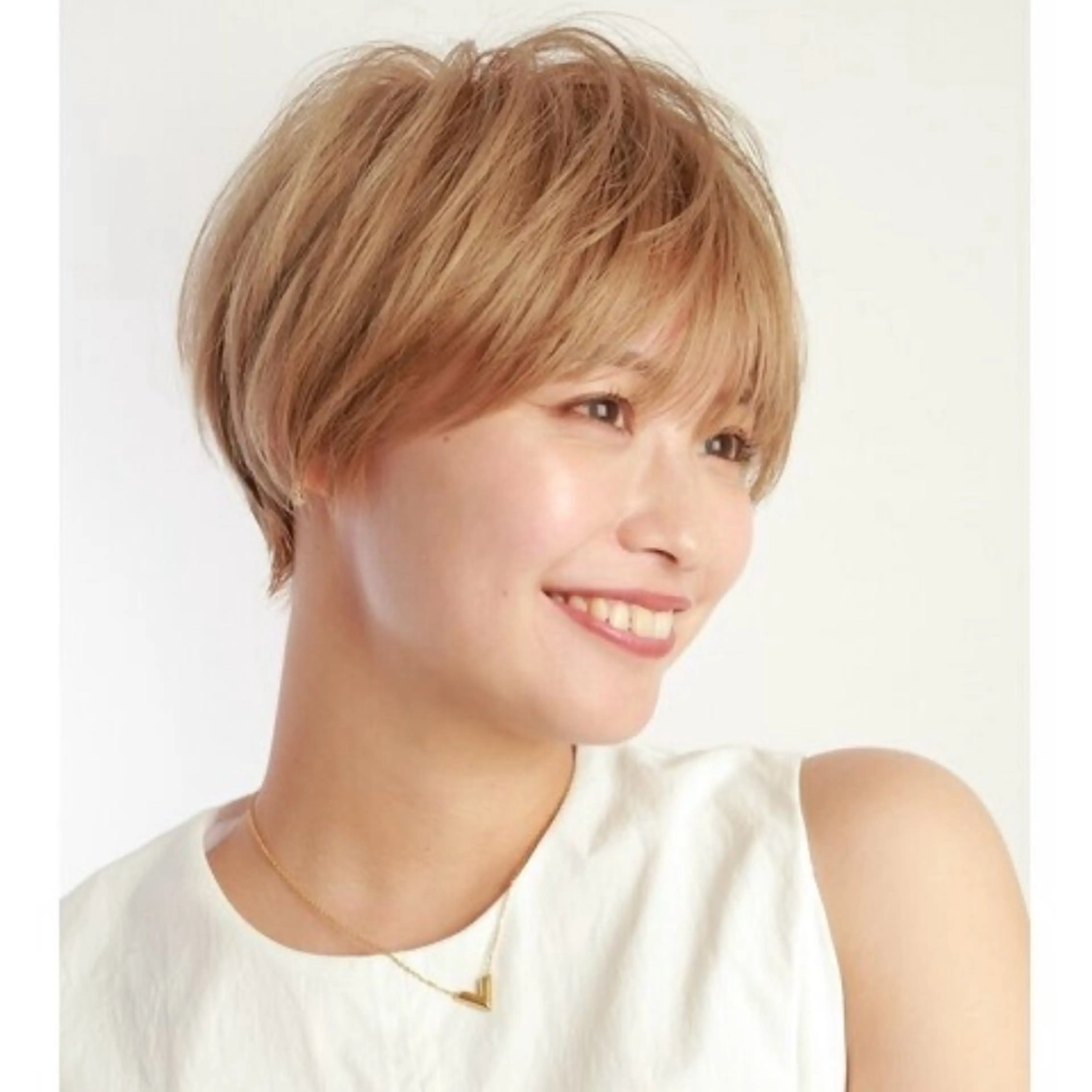 ショート カラー ハイトーン/ボブ/ ハイライト🌱ᩚ涼介のヘアスタイル