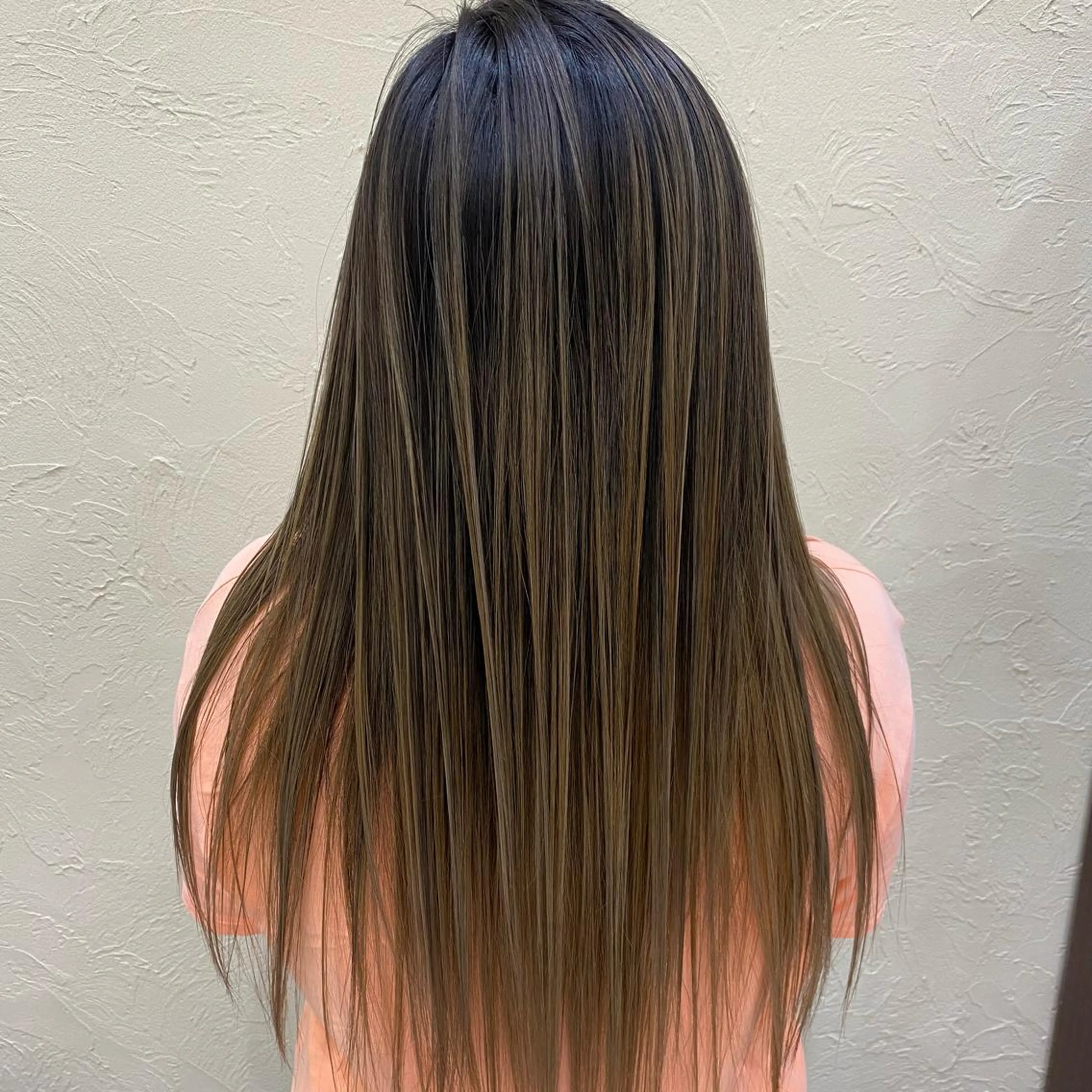 ロング in'dexhair U所属・ブリーチ🌈ハイトー ンカラー ✨アニカ✨のヘアスタイル