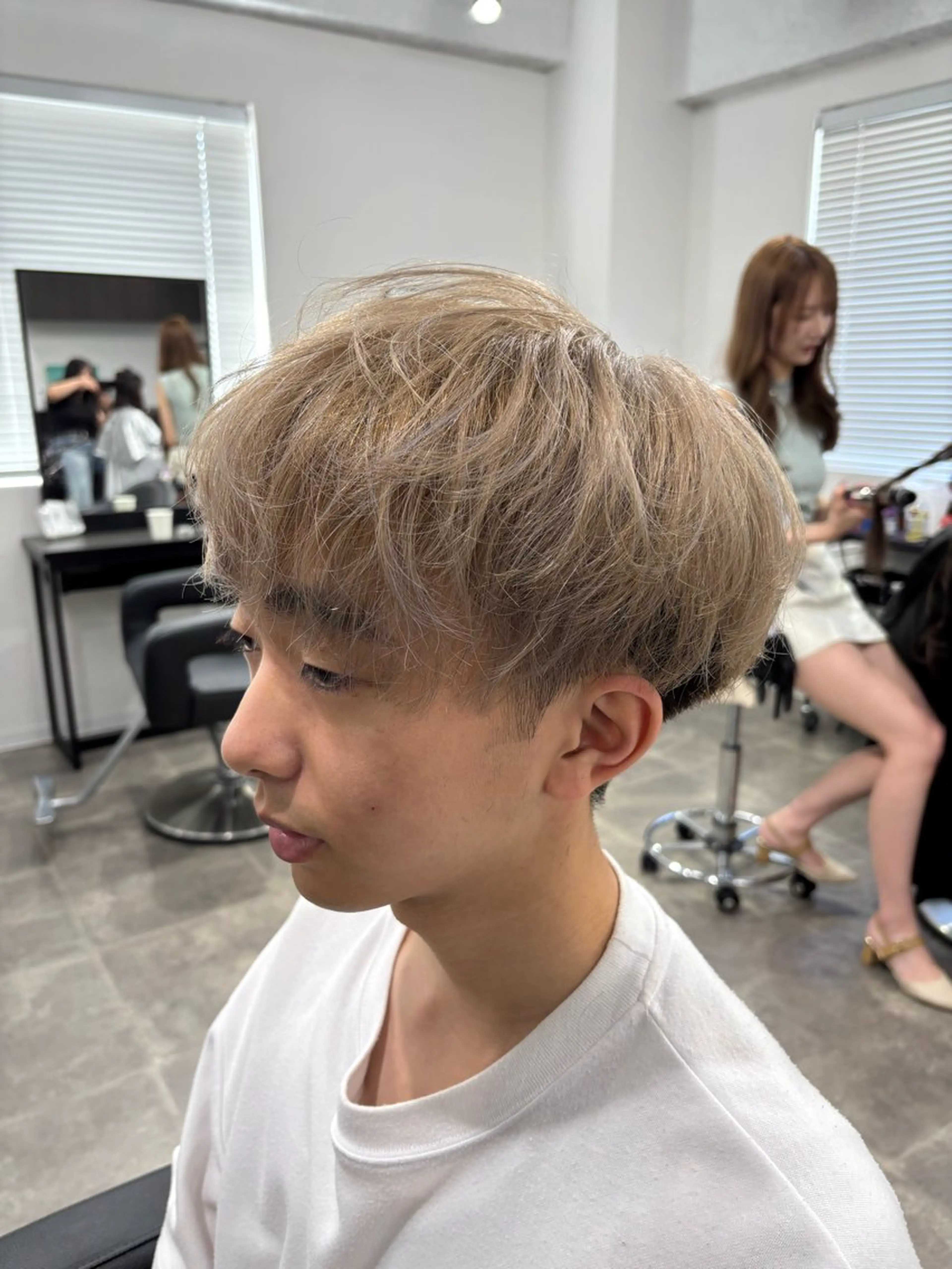 メンズ カット ヘアカラー フェザーパーマ職人 🪽yutoのヘアスタイル