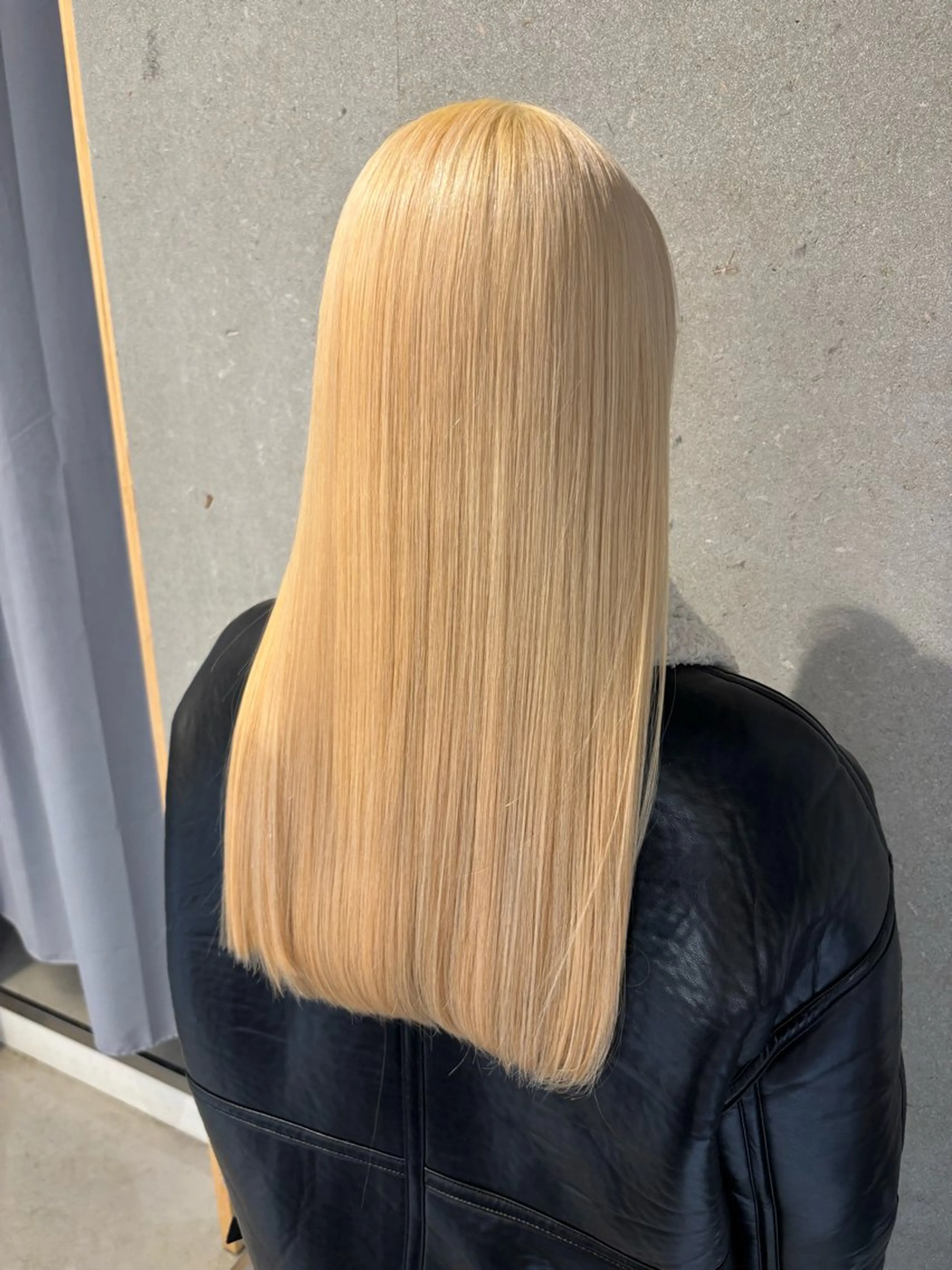 ロング カラー ヘアカラー トリートメント 艶髪ブリーチ/レイヤ ー/竹本幸希のヘアスタイル