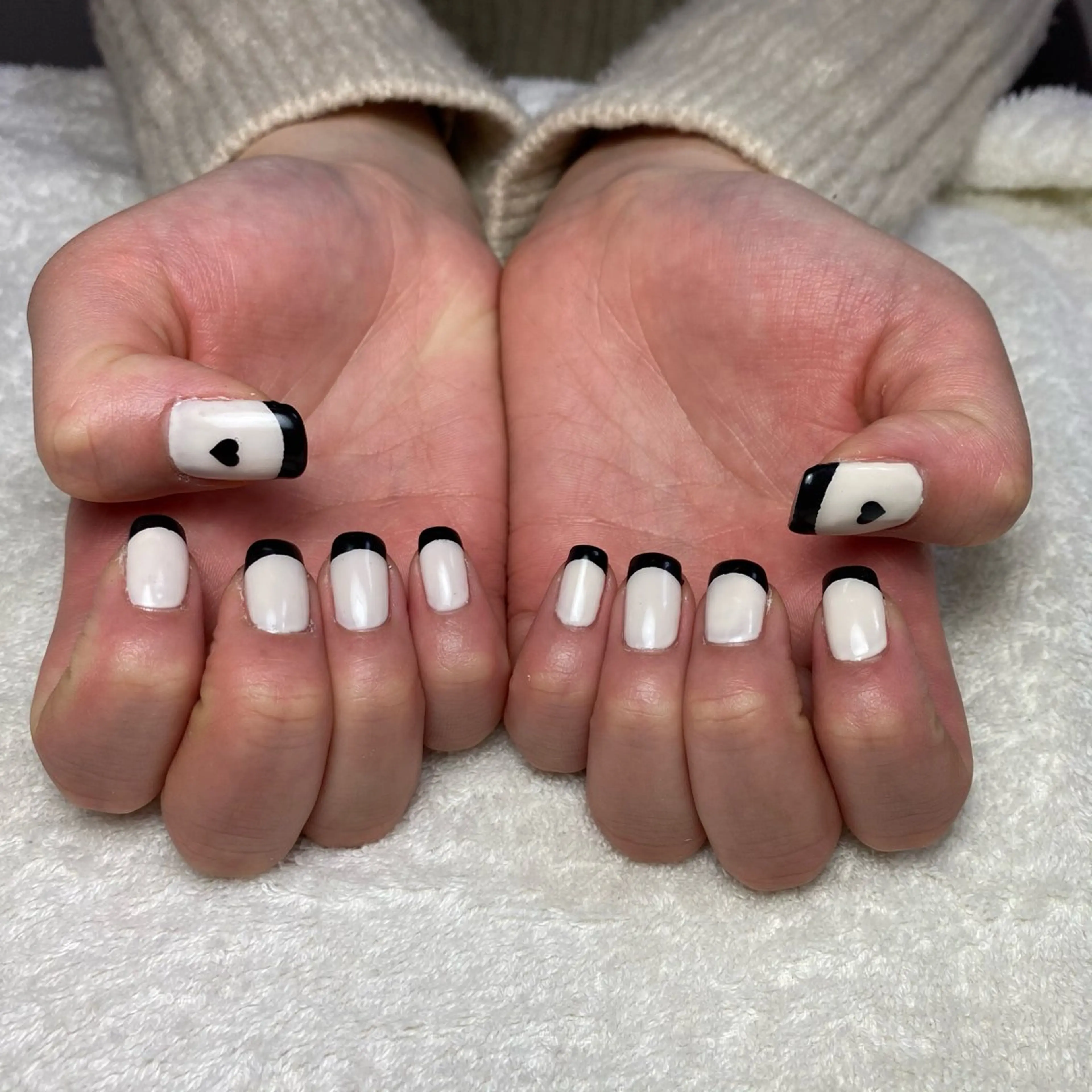 ネイル フレンチネイル ハート ハンドネイル COCO+所属・COCO +のエステ・リラクイメージ