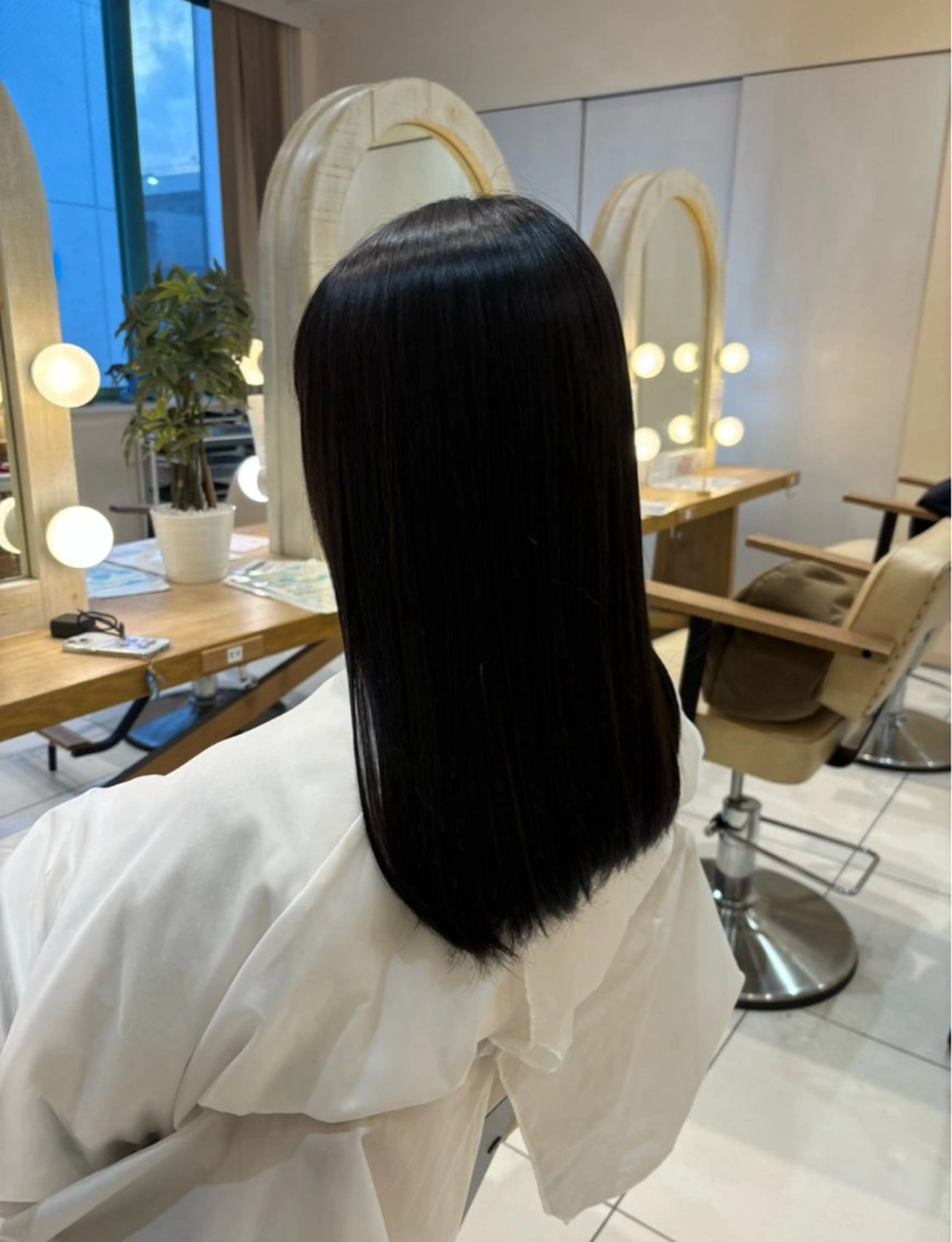 ミディアム 縮毛矯正 ブリーチなしカラー/ 暖色カラー/艶カラーのヘアスタイル