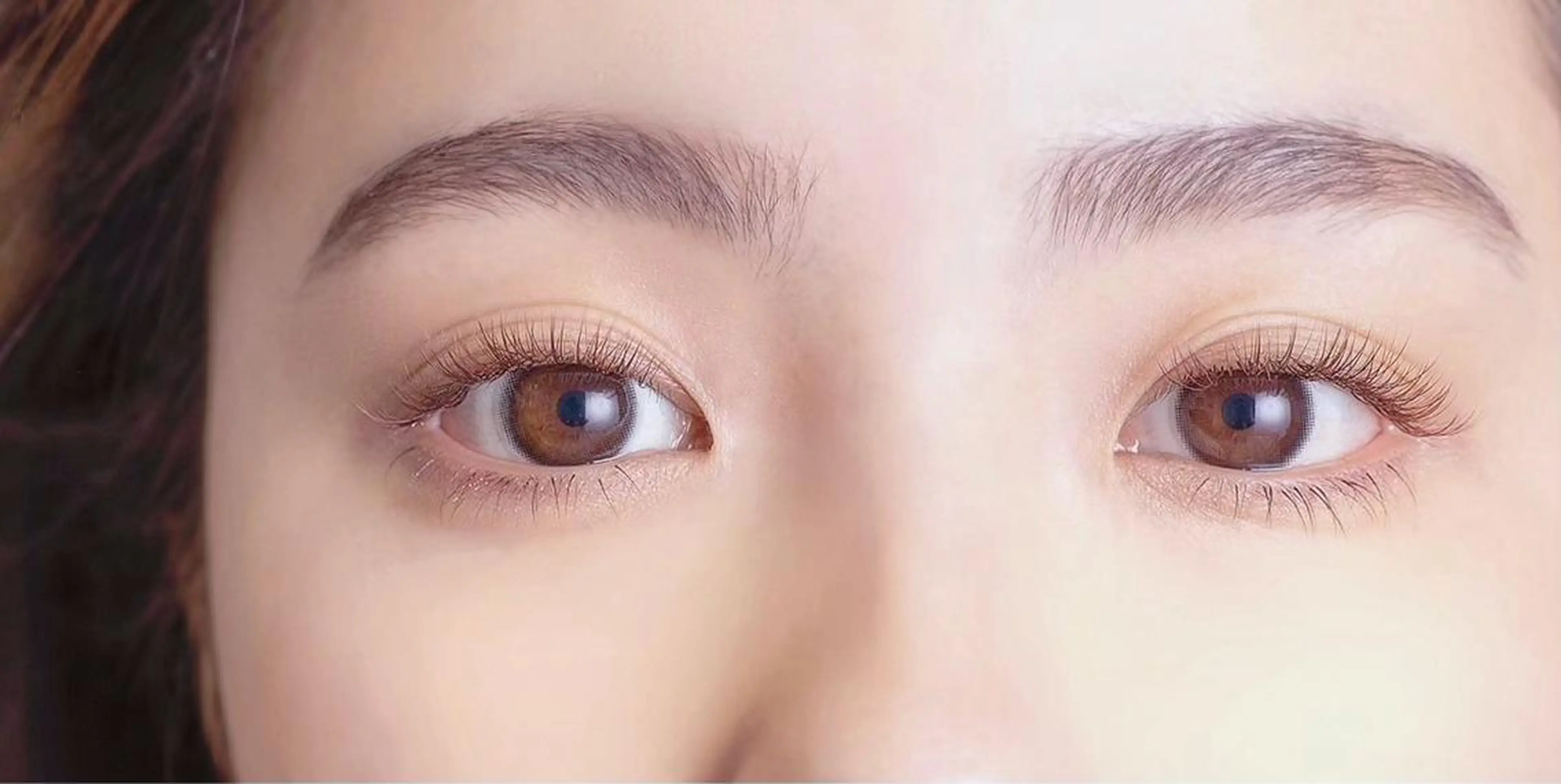 マツエク・マツパ カラーマツエク ボリュームラッシュ LILY BABEのマツエク・マツパデザイン