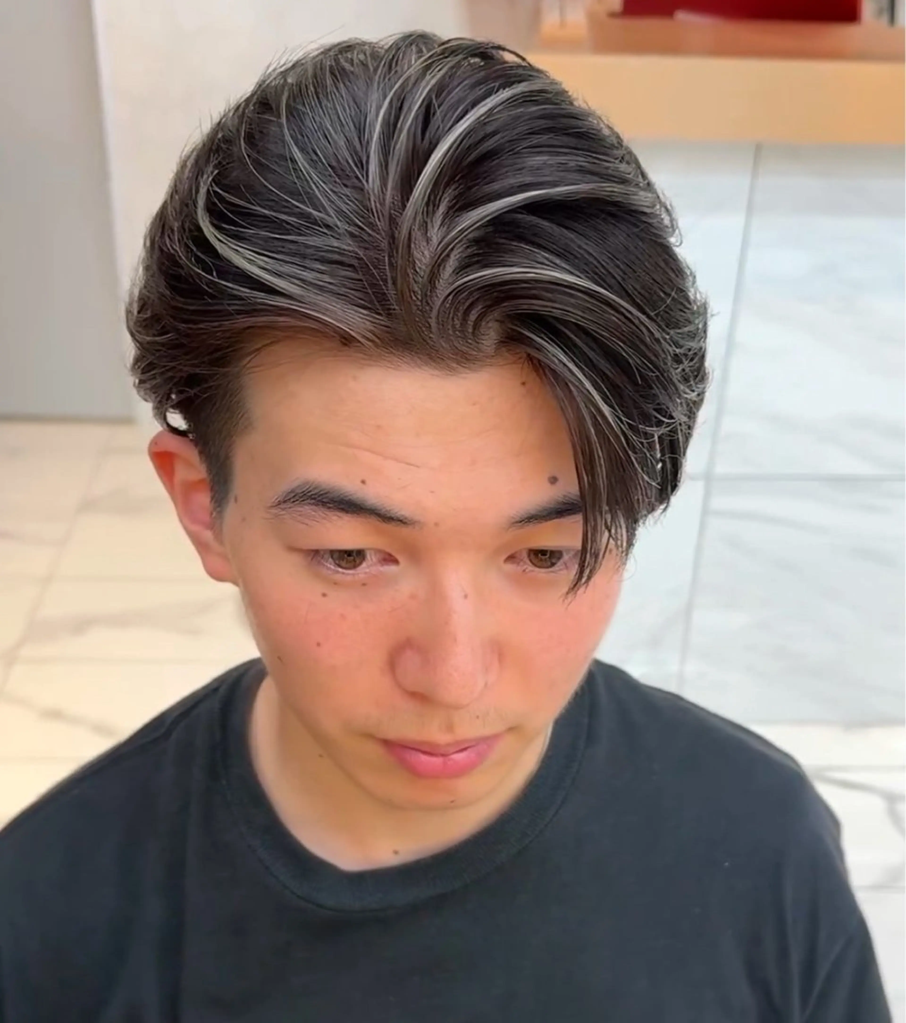 メンズ センターパート メンズハイライト メンズメッシュ カット ヘアカラー 白髪ぼかし/白髪 メッシュ/ゆうとのヘアスタイル