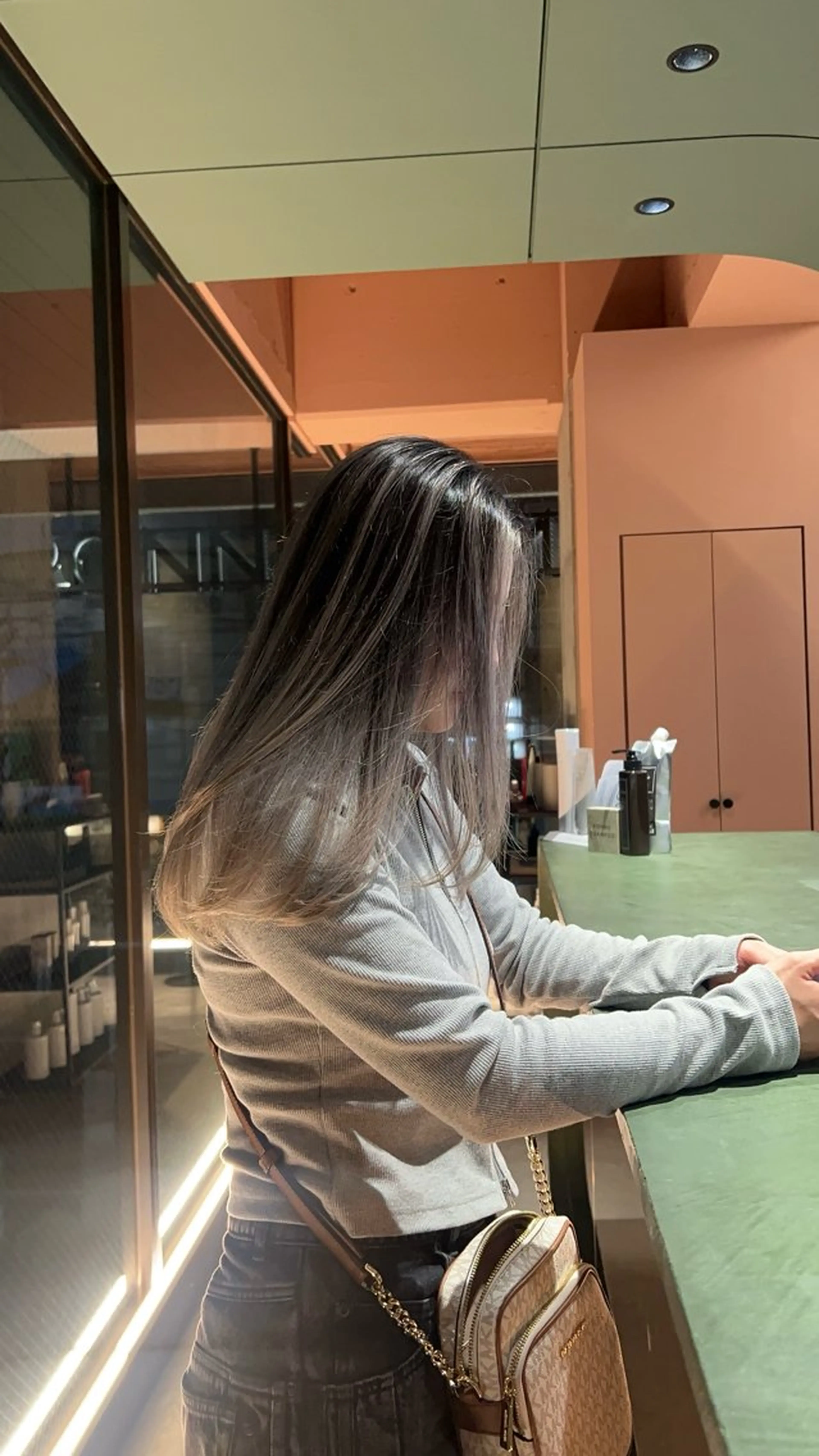 カラー ヘアカラー トリートメント 今が1番似合う自分に /志音のヘアスタイル