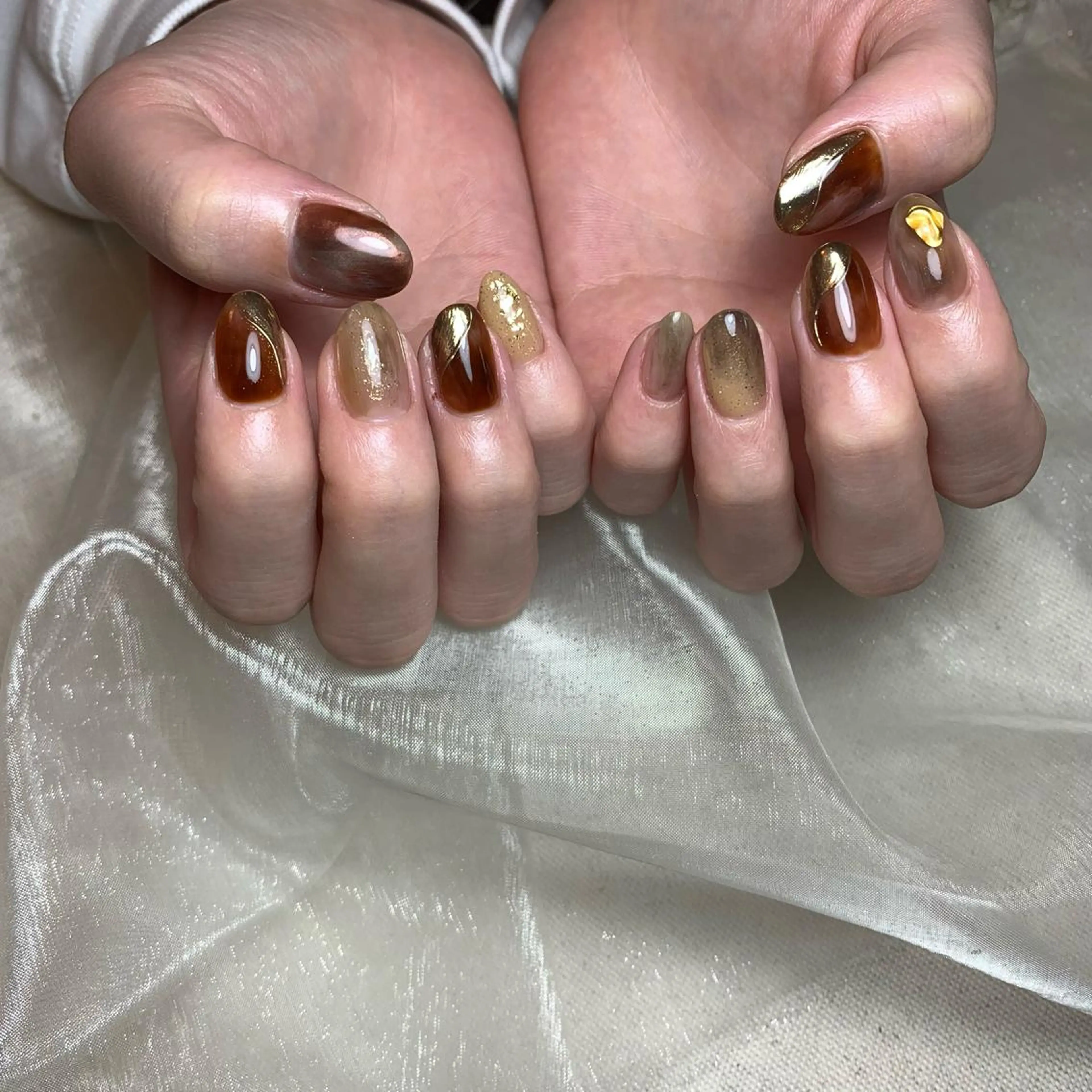 ネイル repos~ルポ~所属・里見 麗のネイルデザイン