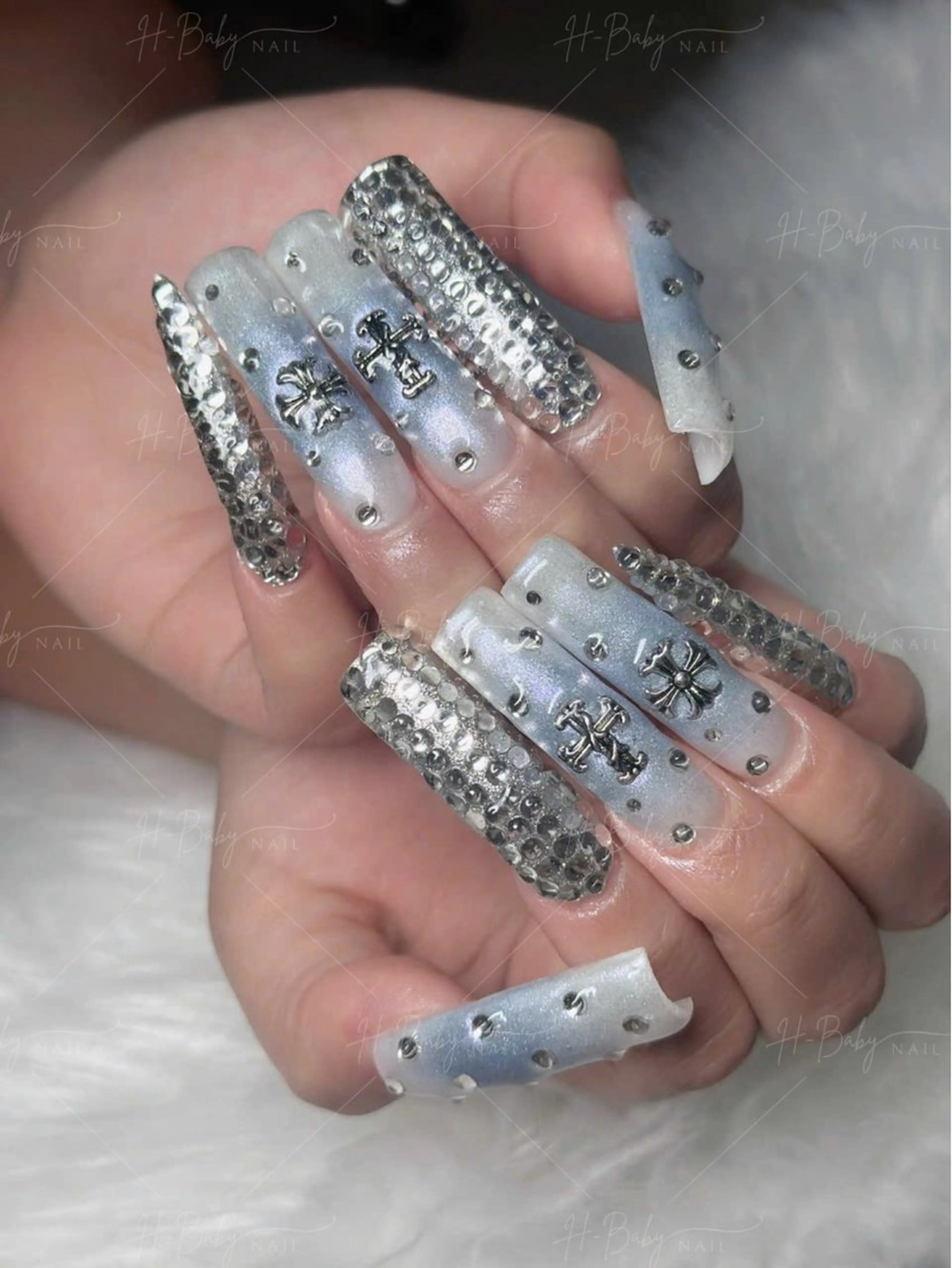 ネイル フレンチネイル ジェルネイル ガラスフレンチ ハロウィン ハート H.baby Nail Salonのネイルデザイン