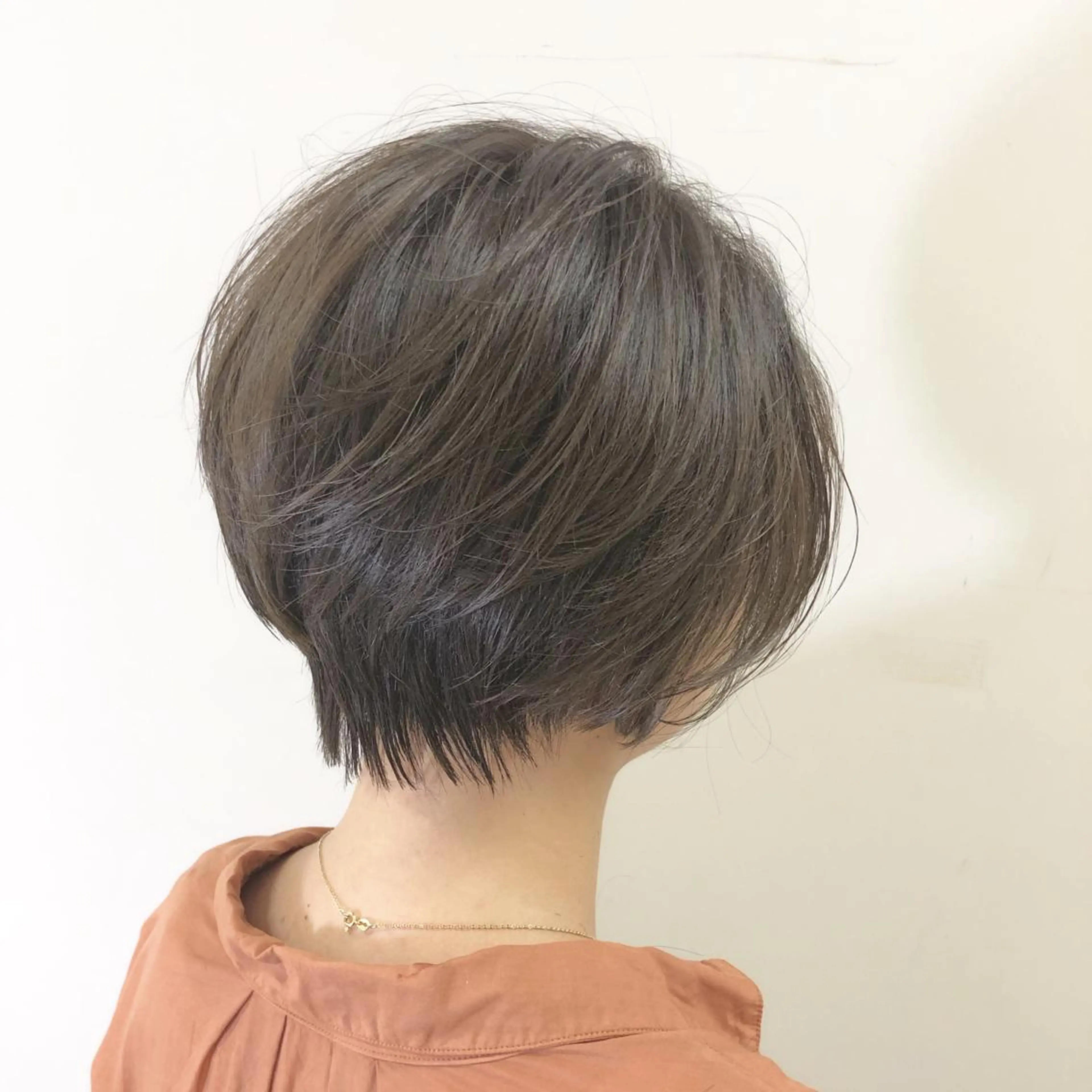 ショート カラー 宮本 聖希のヘアスタイル