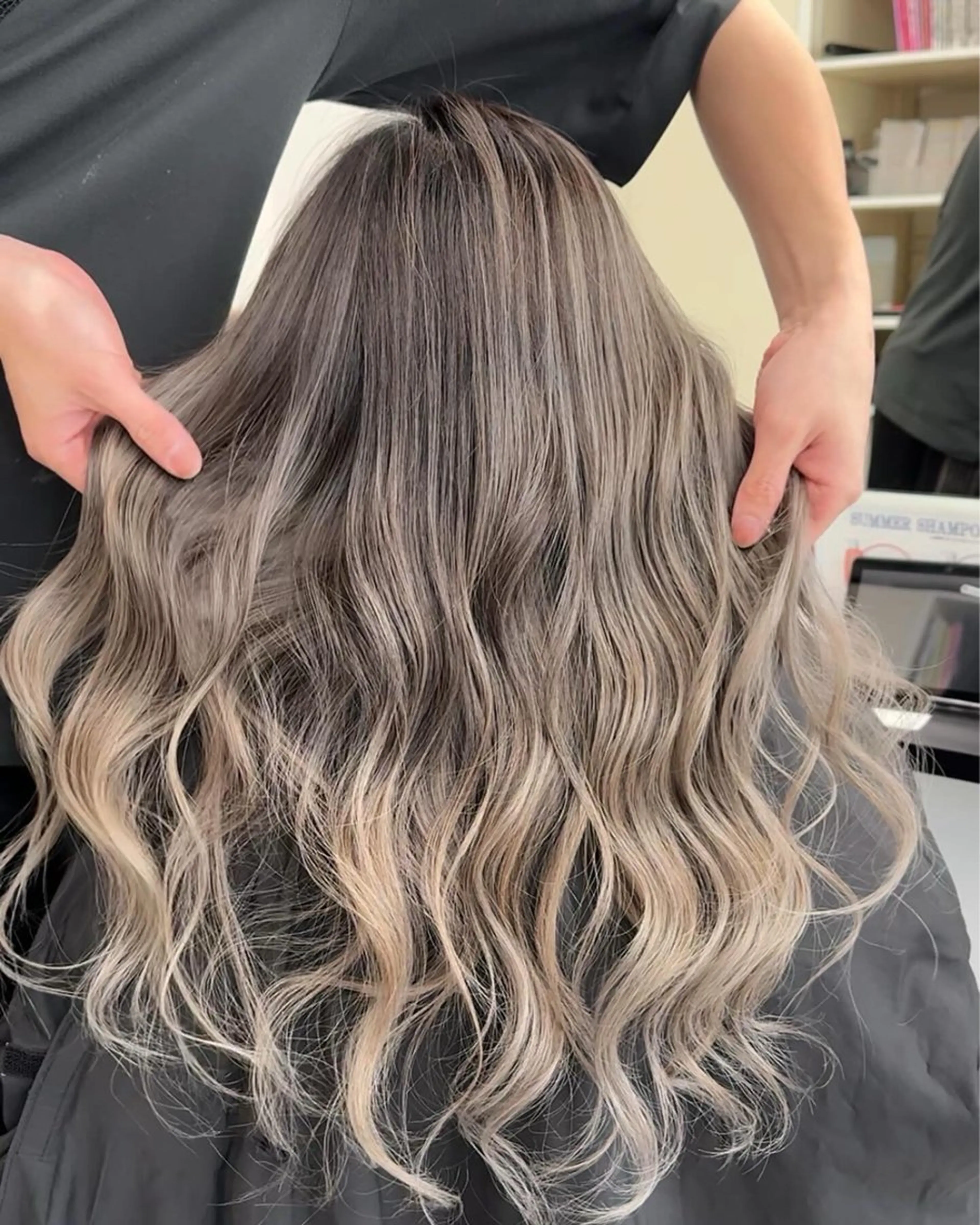 ロング カラー バレイヤージュ ブリーチ ケアブリーチ ダブルカラー ハイライトカラー Rikuto/原宿 /グラデーションのヘアスタイル