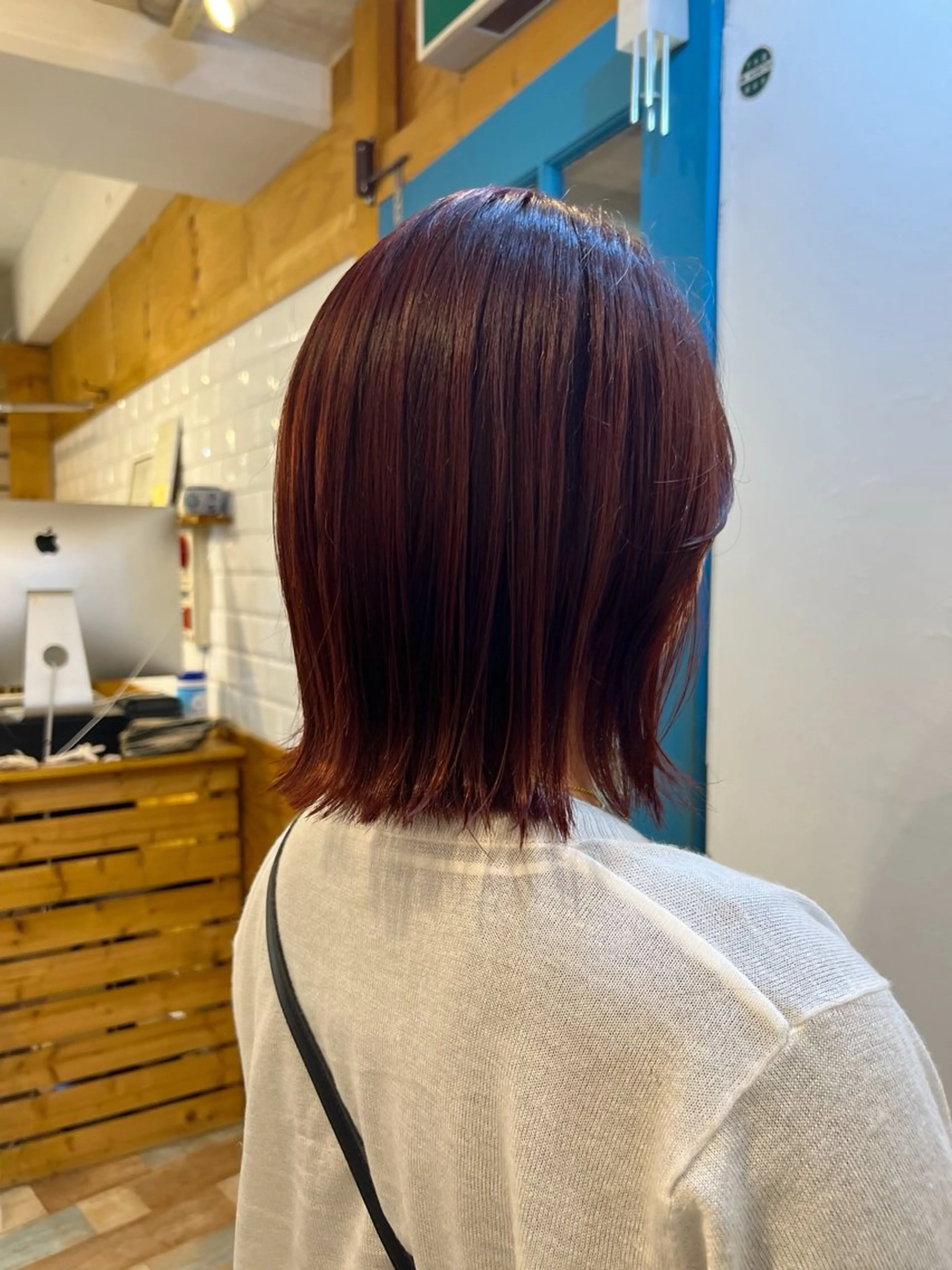 ショート カラー デザインカラー イヤリングカラー ハイライトカラー ピンクカラー ボブ カット ヘアカラー トリートメント KANA/ボブ/ インナーカラー/艶髪のヘアスタイル