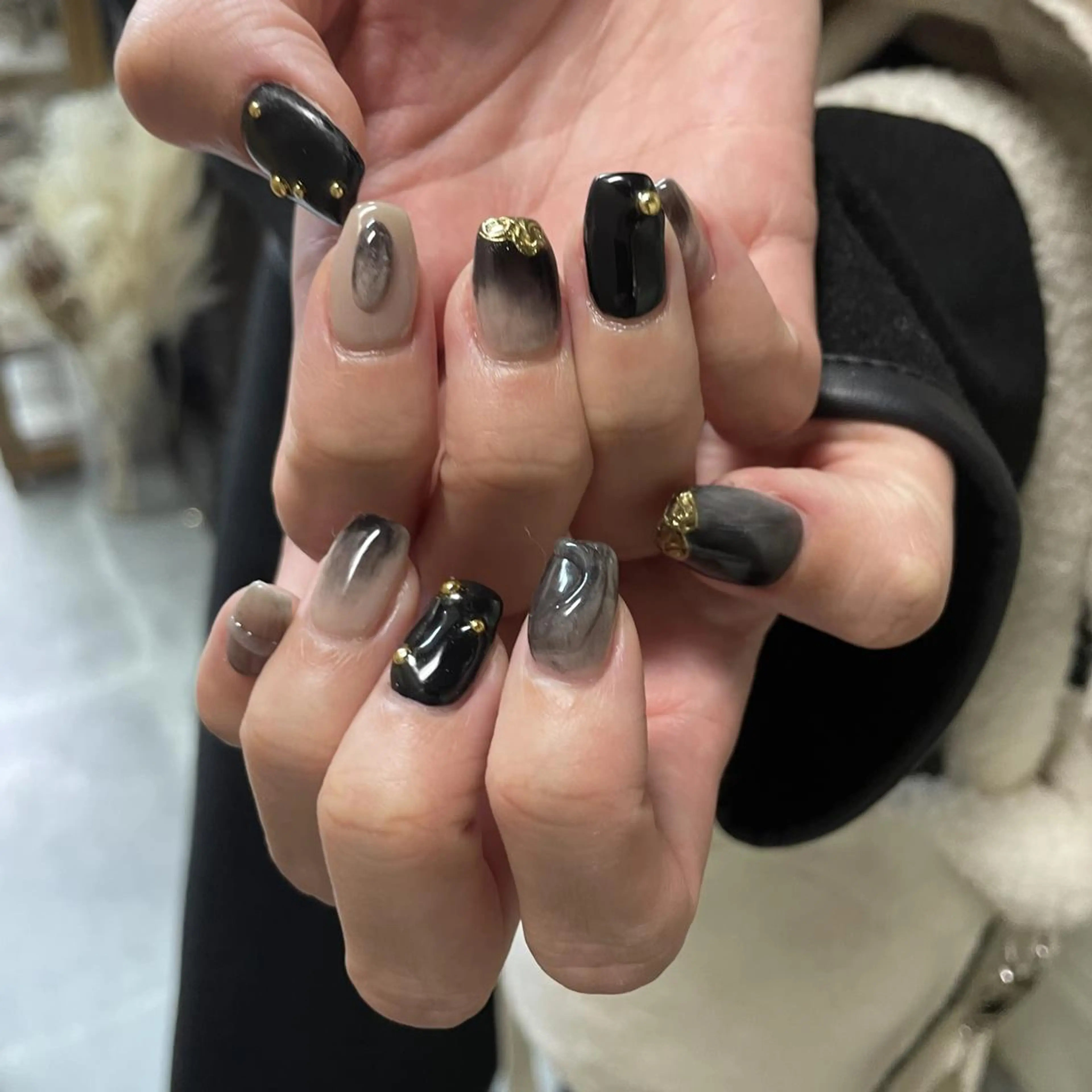 ネイル アートネイル フットネイル ジェルネイル キラキラネイル ニュアンスネイル nailstudio eviz新宿店のネイルデザイン
