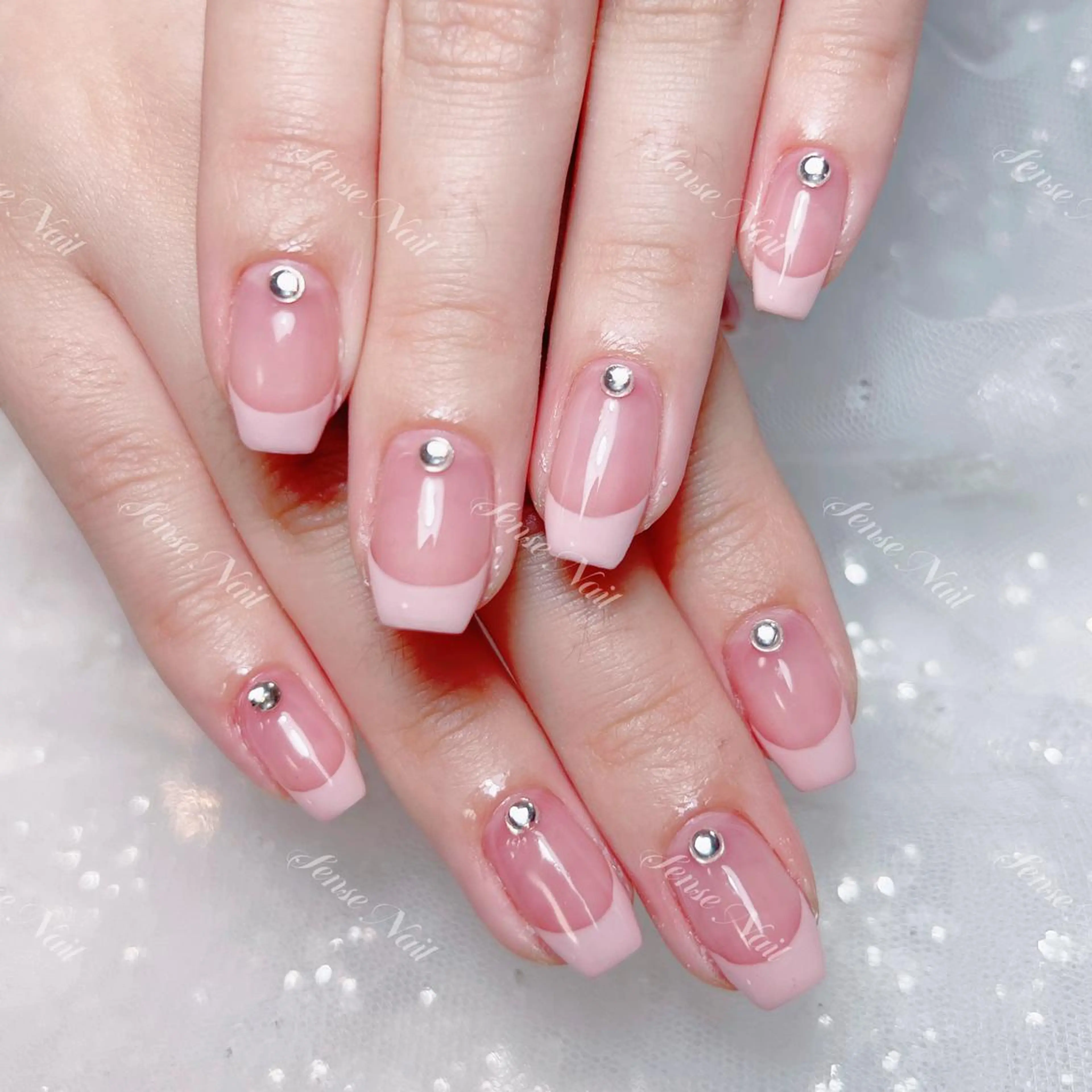 ネイル ストーンネイル ハンドネイル ハンドケア Maiii 💗のネイルデザイン