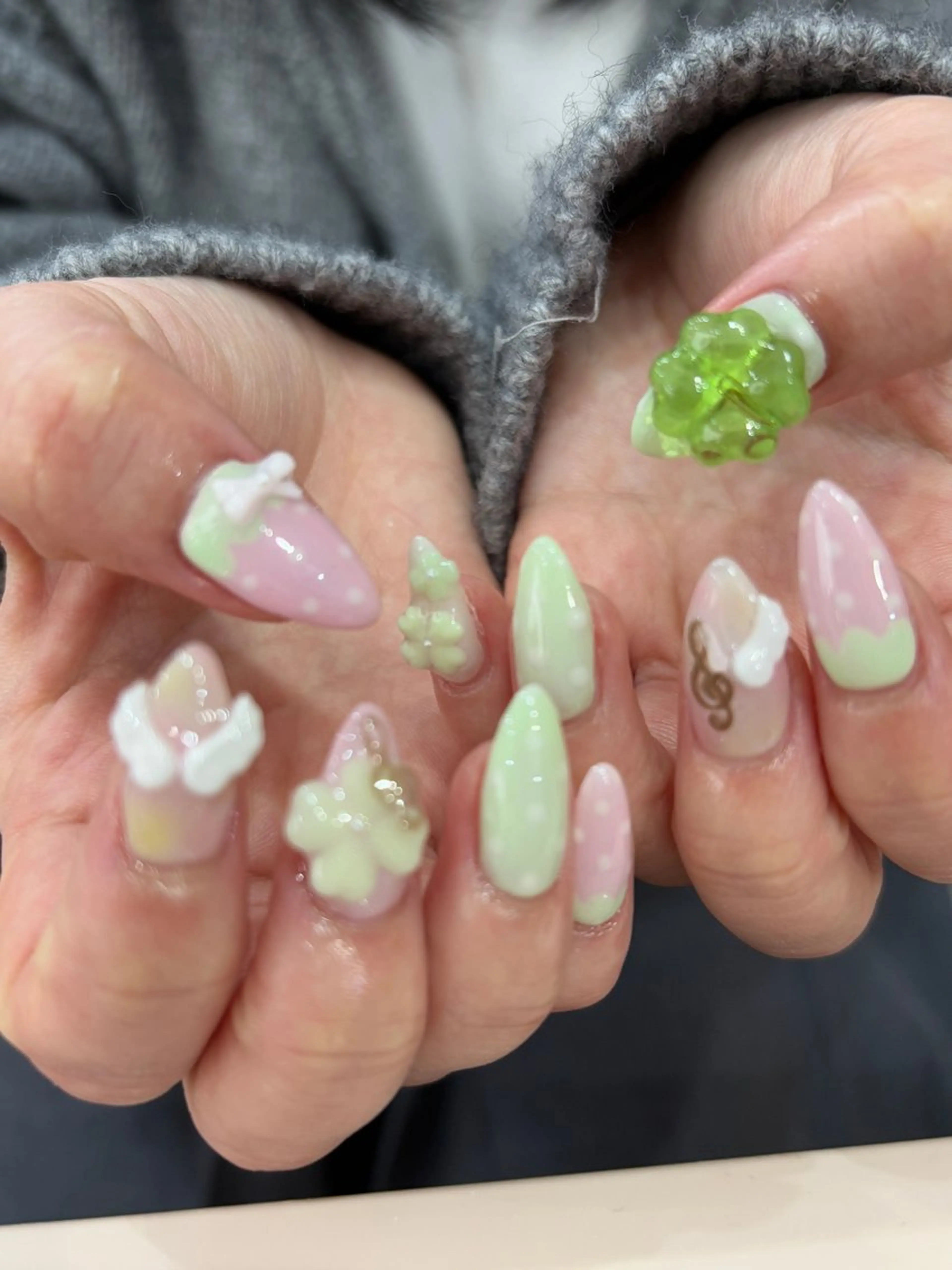 ネイル ハンドネイル isobe yuiのネイルデザイン