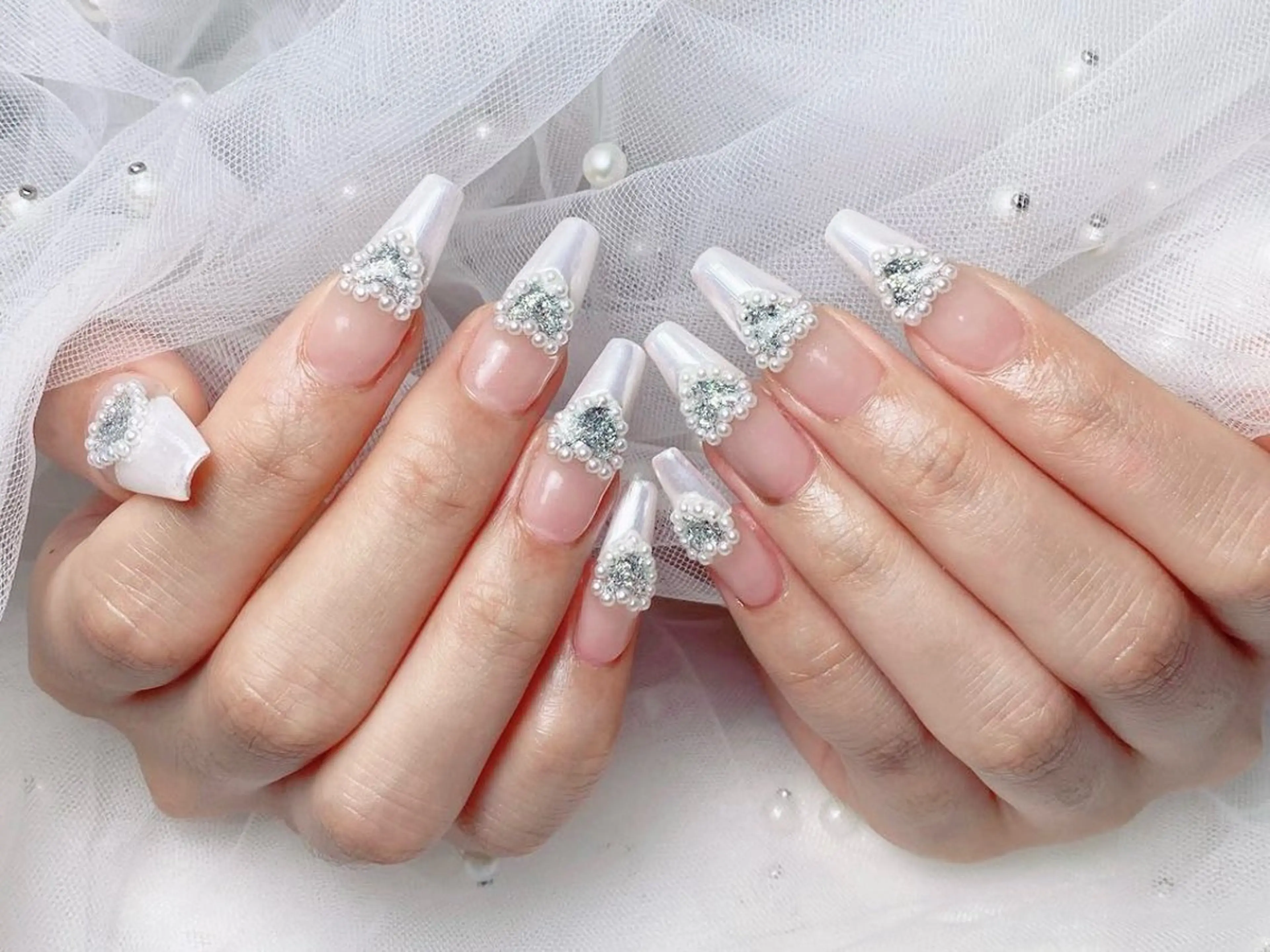 ネイル フレンチネイル ハート 韓国ネイル マグネットネイル マグネットフレンチ ハンドネイル ネイルサロン lotusのネイルデザイン