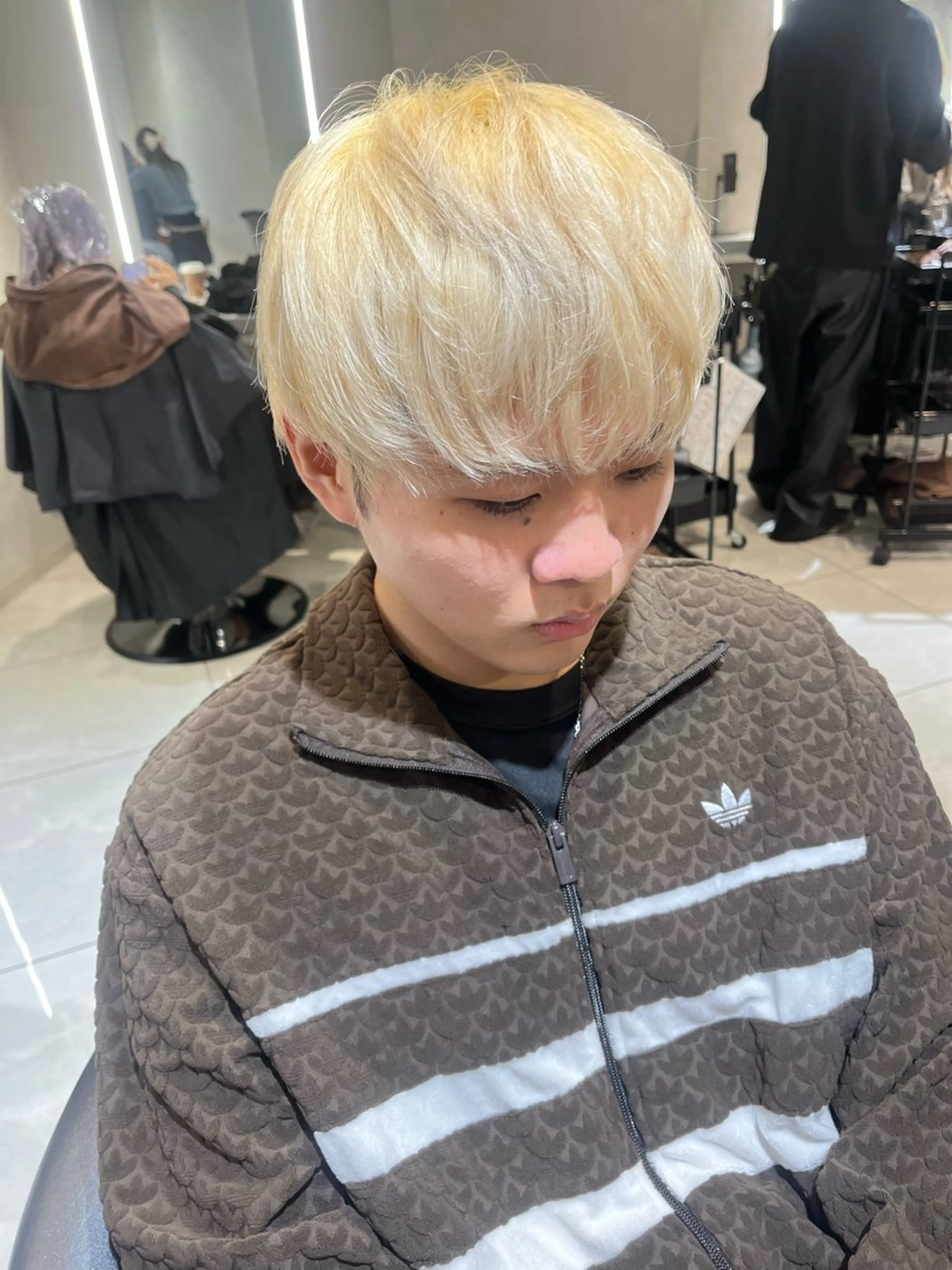 カラー メンズ カット ヘアカラー メンズセンターパート 🇰🇷wakanaのヘアスタイル