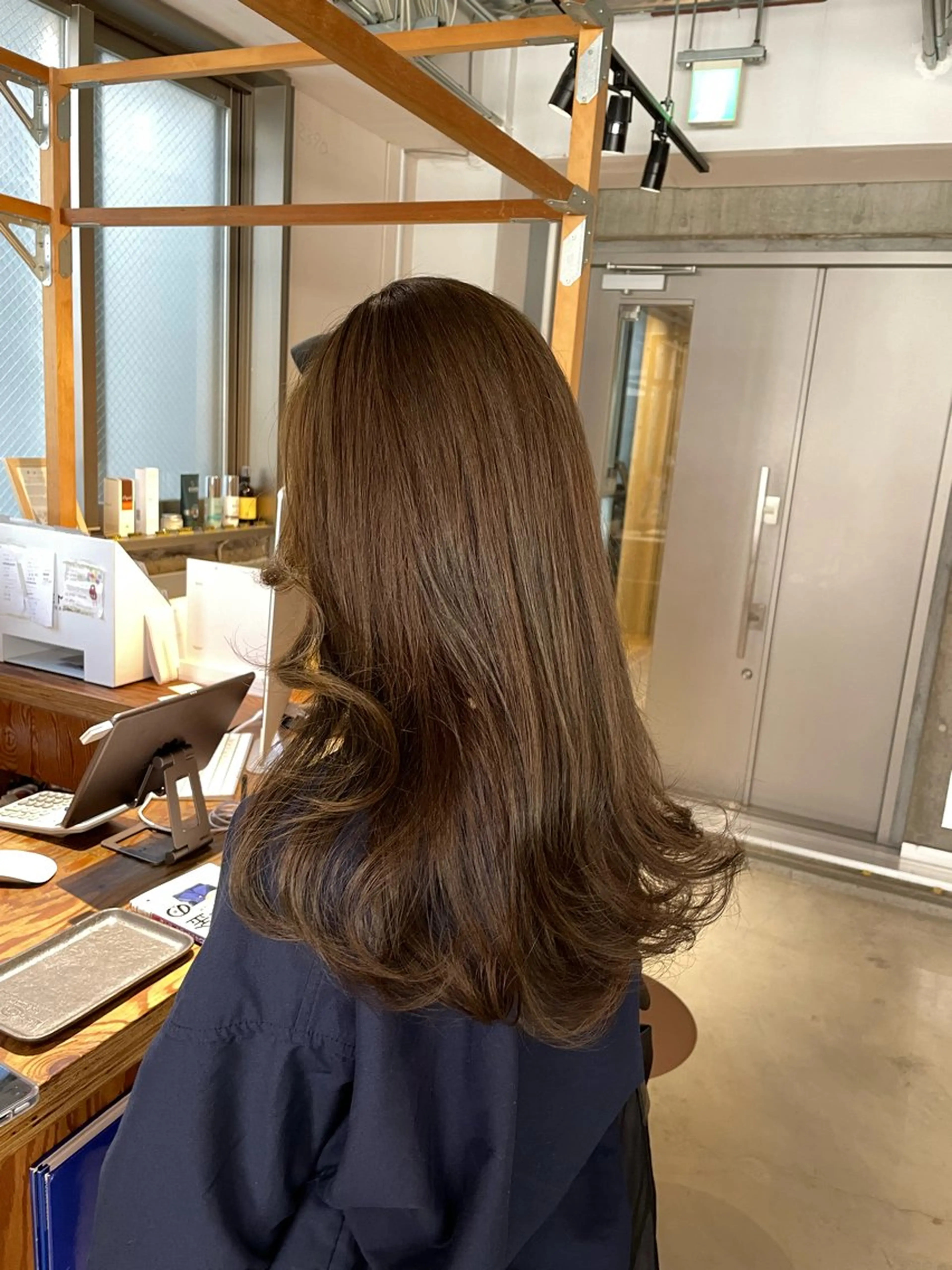 ロング カラー ベージュカラー オリーブベージュ カット ヘアカラー トリートメント ヘッドスパ noa ☪︎のヘアスタイル