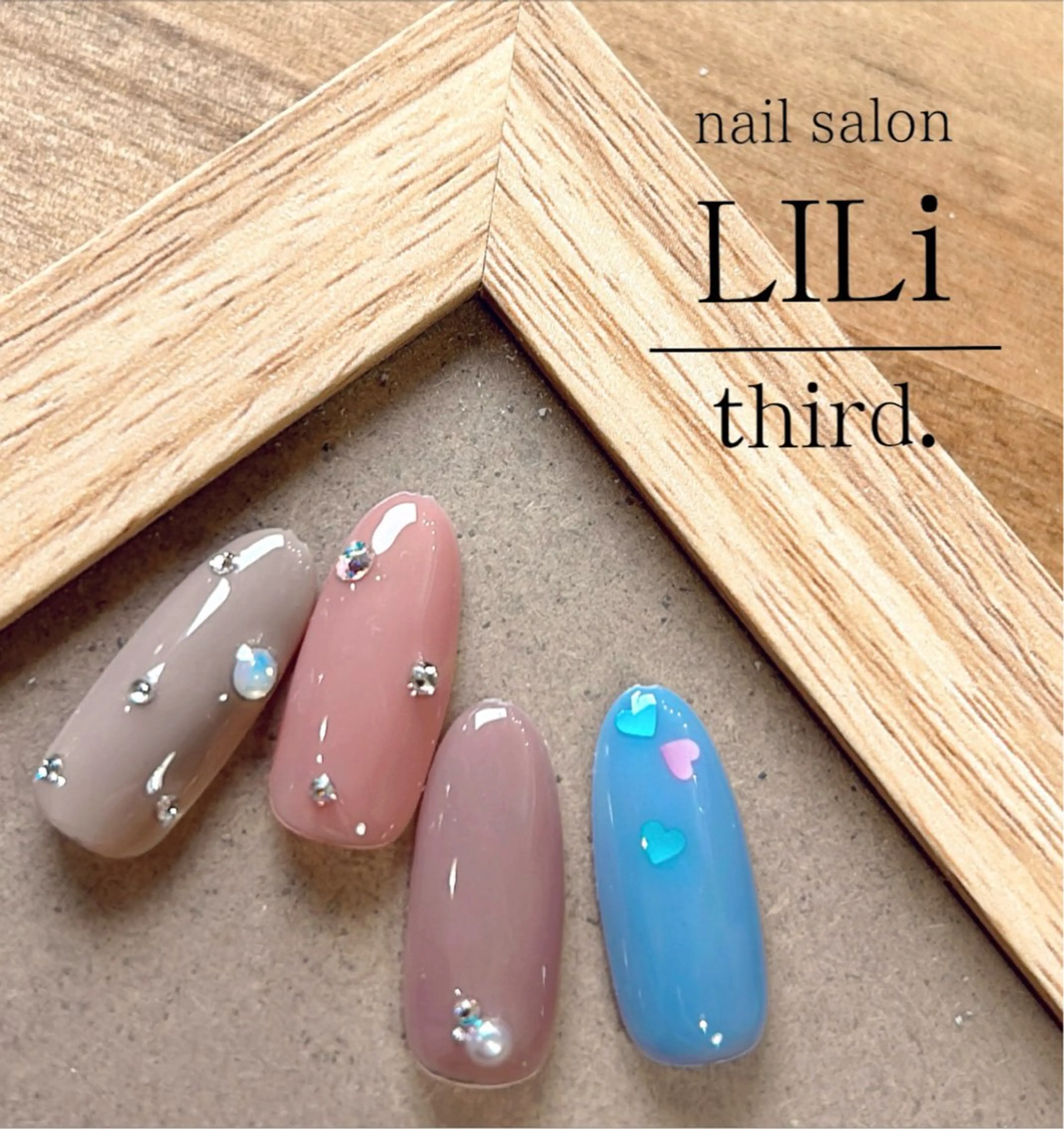 ネイル オフィスネイル シンプルネイル ストーンネイル nail salon LILi third.所属・Saya ᵕ̈*のネイルデザイン
