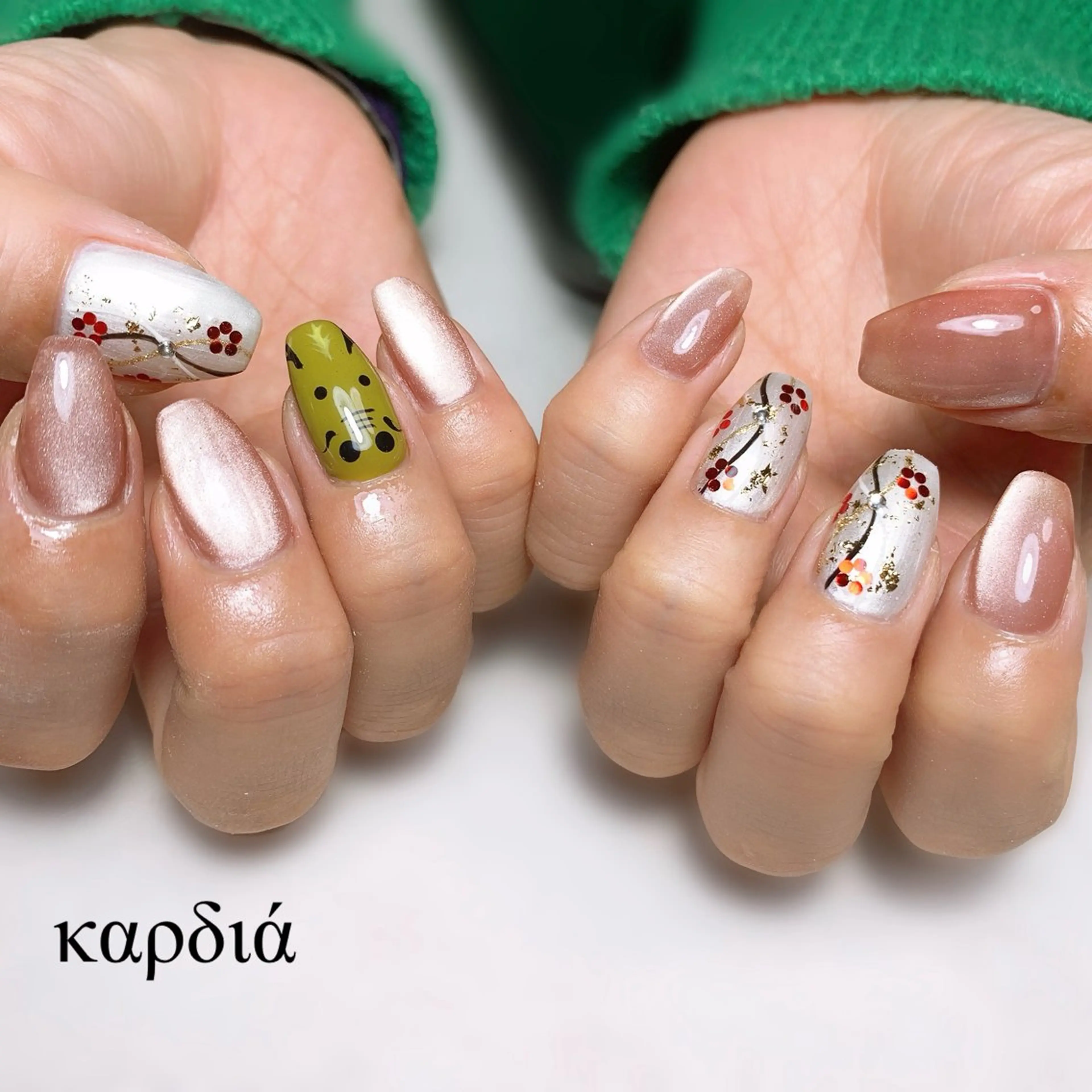 ネイル ハンドネイル καρδιά -ｶﾙﾃﾞｨｱ-のネイルデザイン