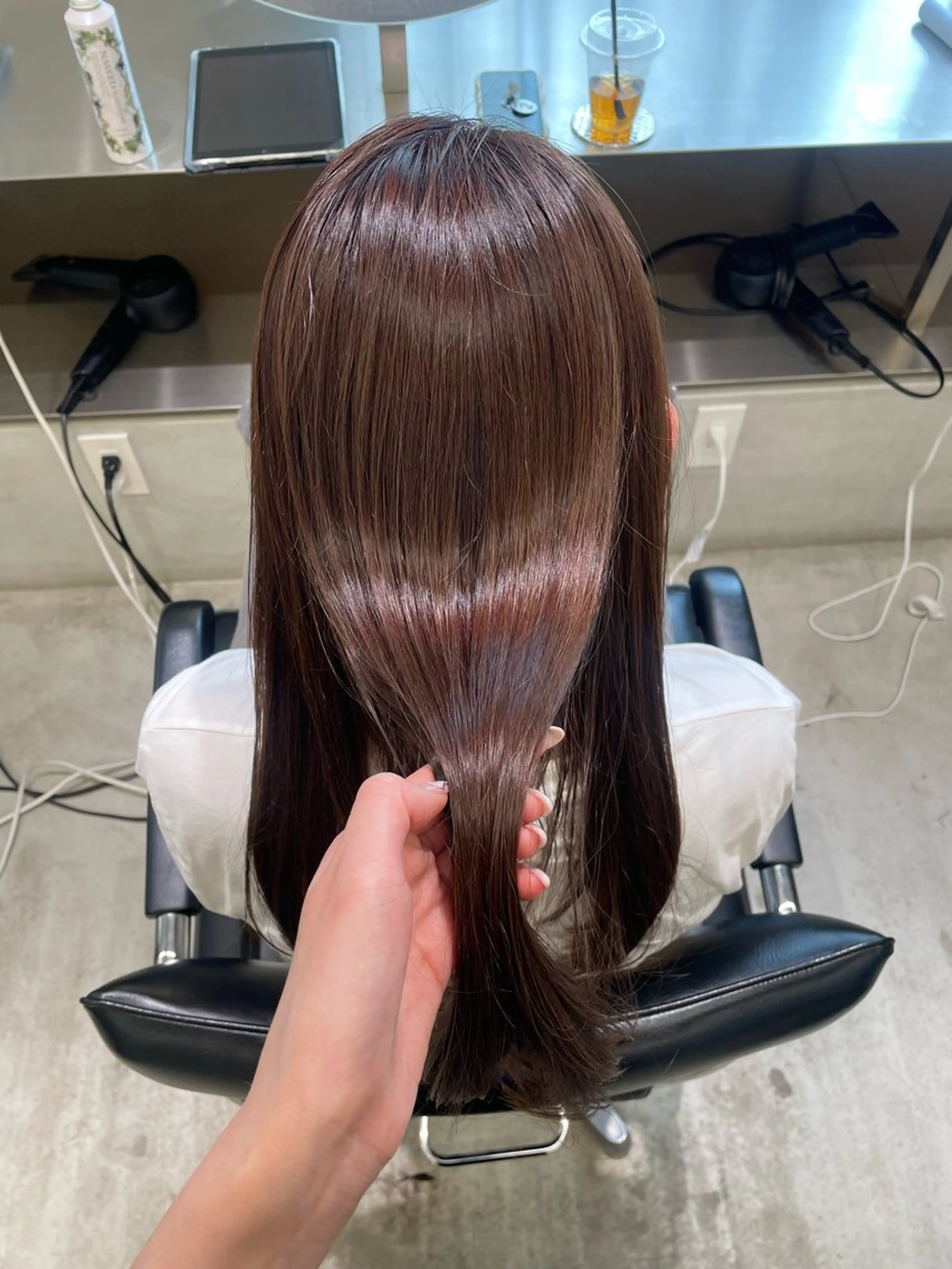 セミロング elena byartefice所属・安達 萌花のヘアスタイル