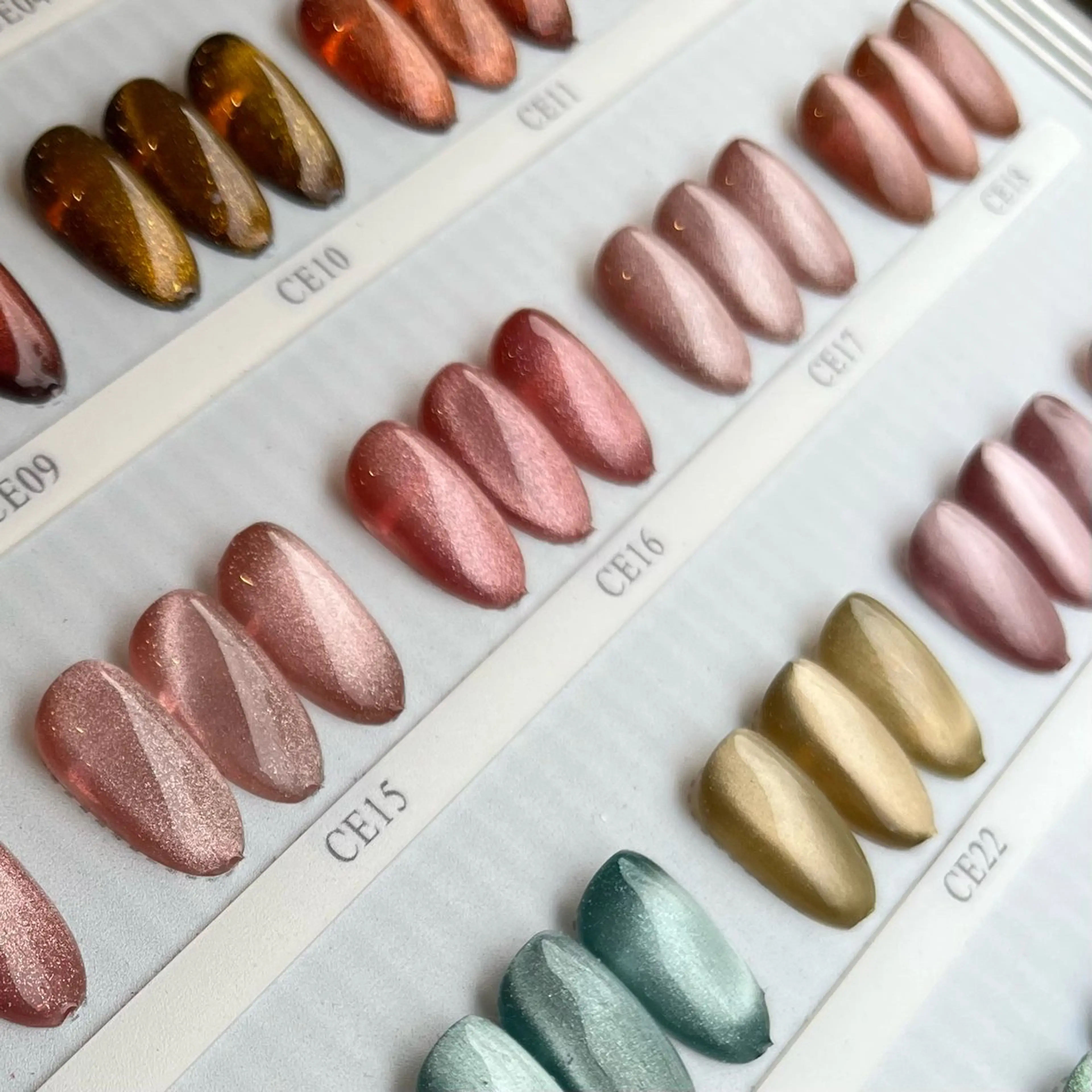 ネイル ハンドネイル Alma by kittys 谷保店所属・Alma chitoseのネイルデザイン