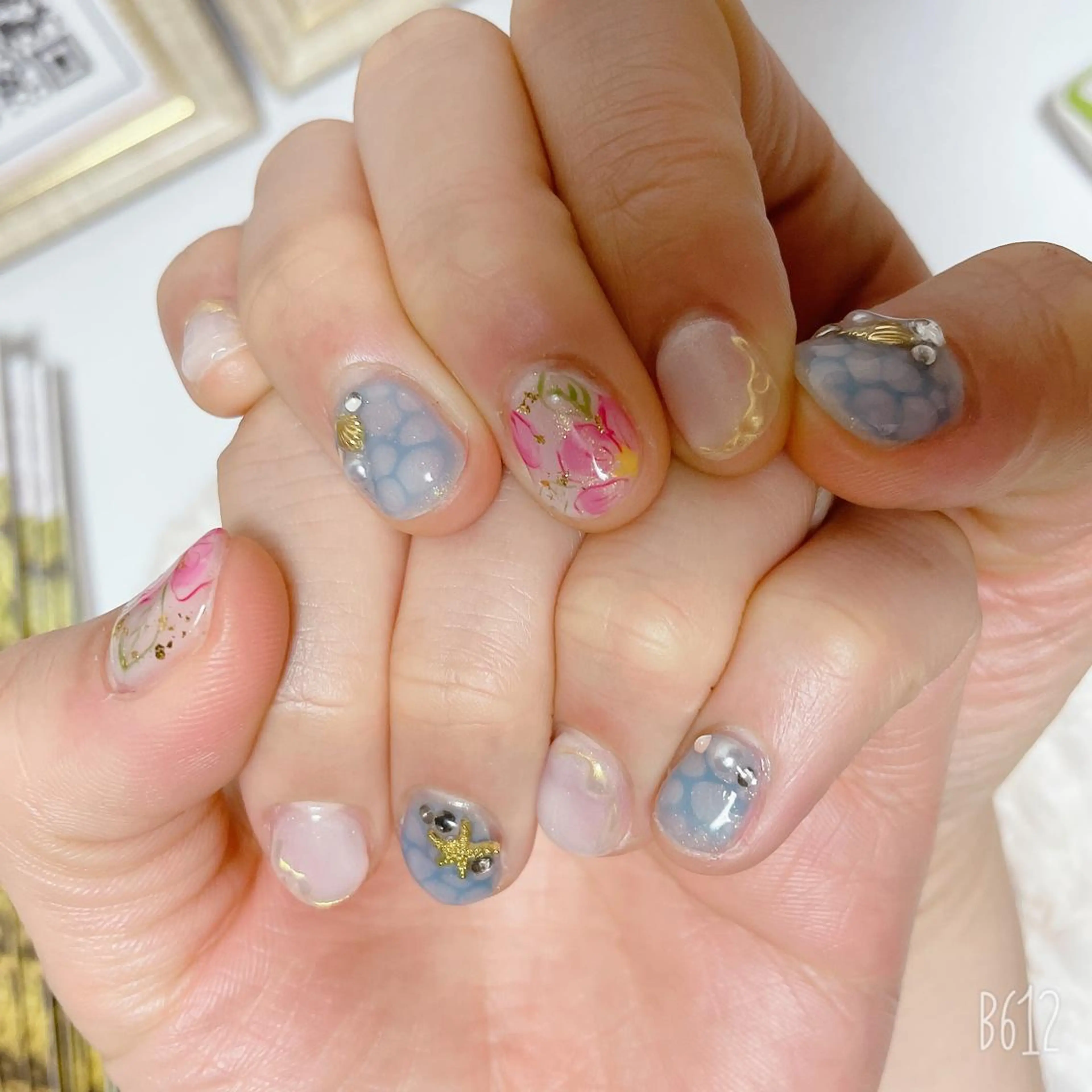 ネイル The Best Beauty受付担当のヘアスタイル