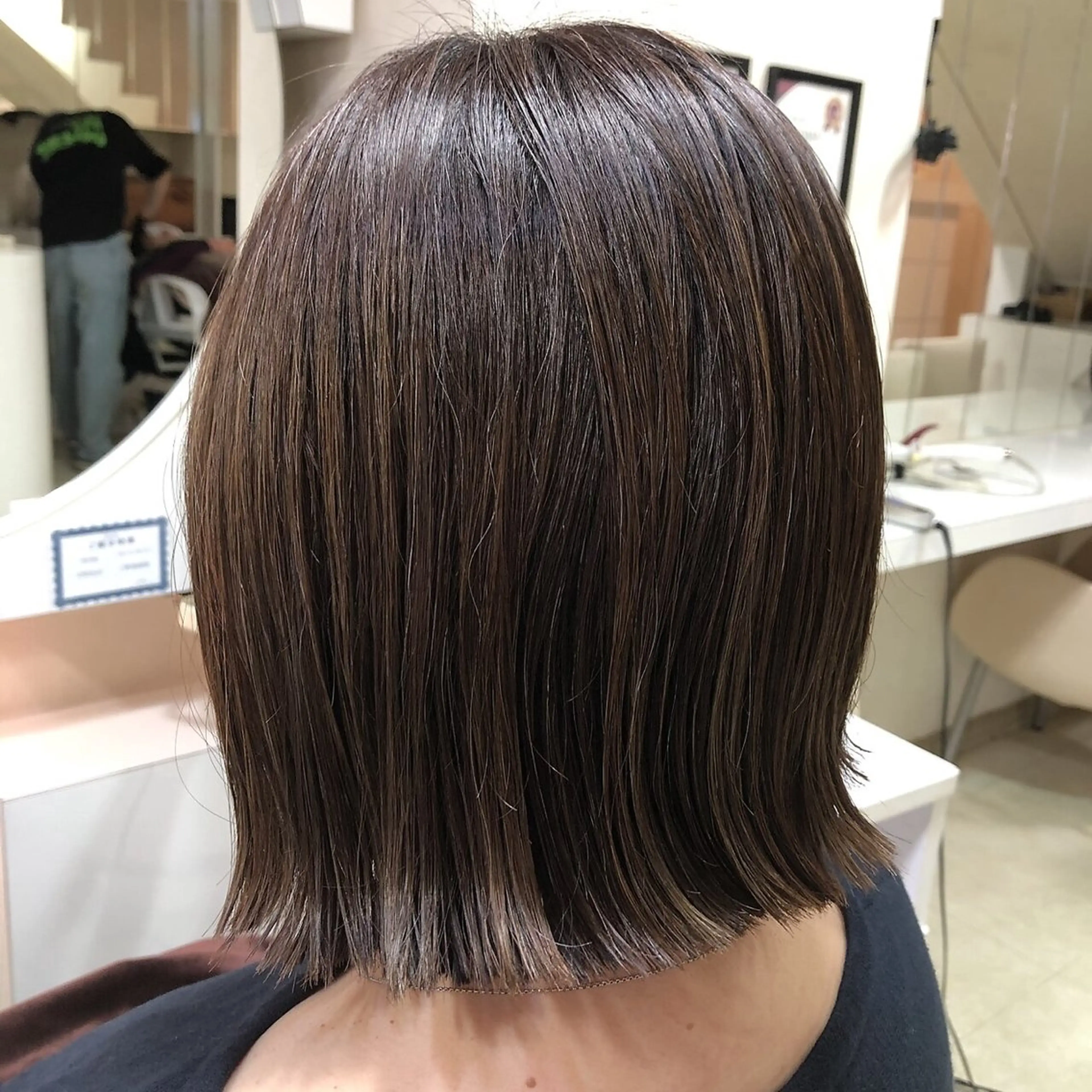 ミディアム アッシュ アッシュブラウン ヘアカラー yuna /give 玉造のヘアスタイル