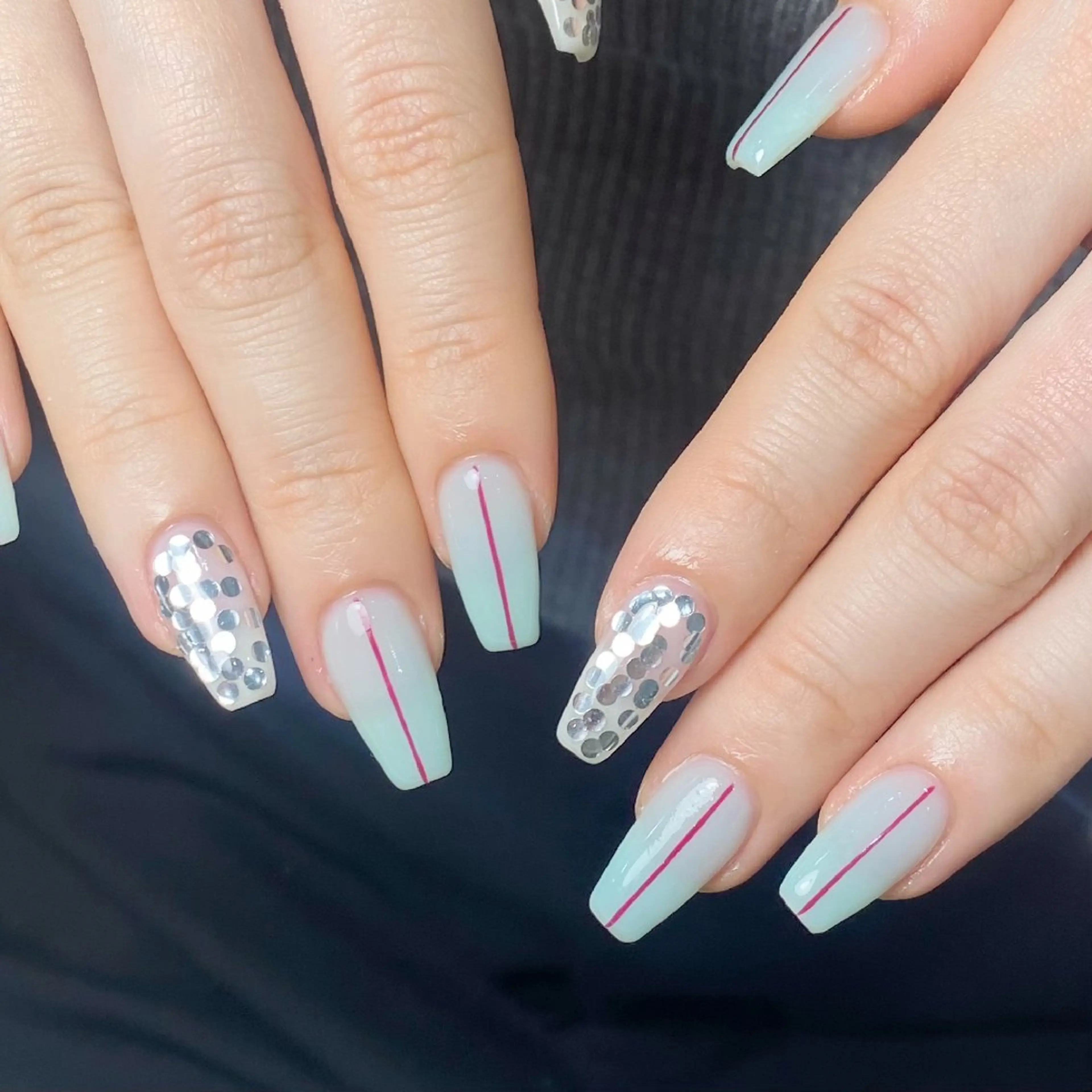 ネイル チークネイル フレンチネイル ジェルネイル ガーリー キラキラネイル ハンドネイル UM Nail Salonのネイルデザイン
