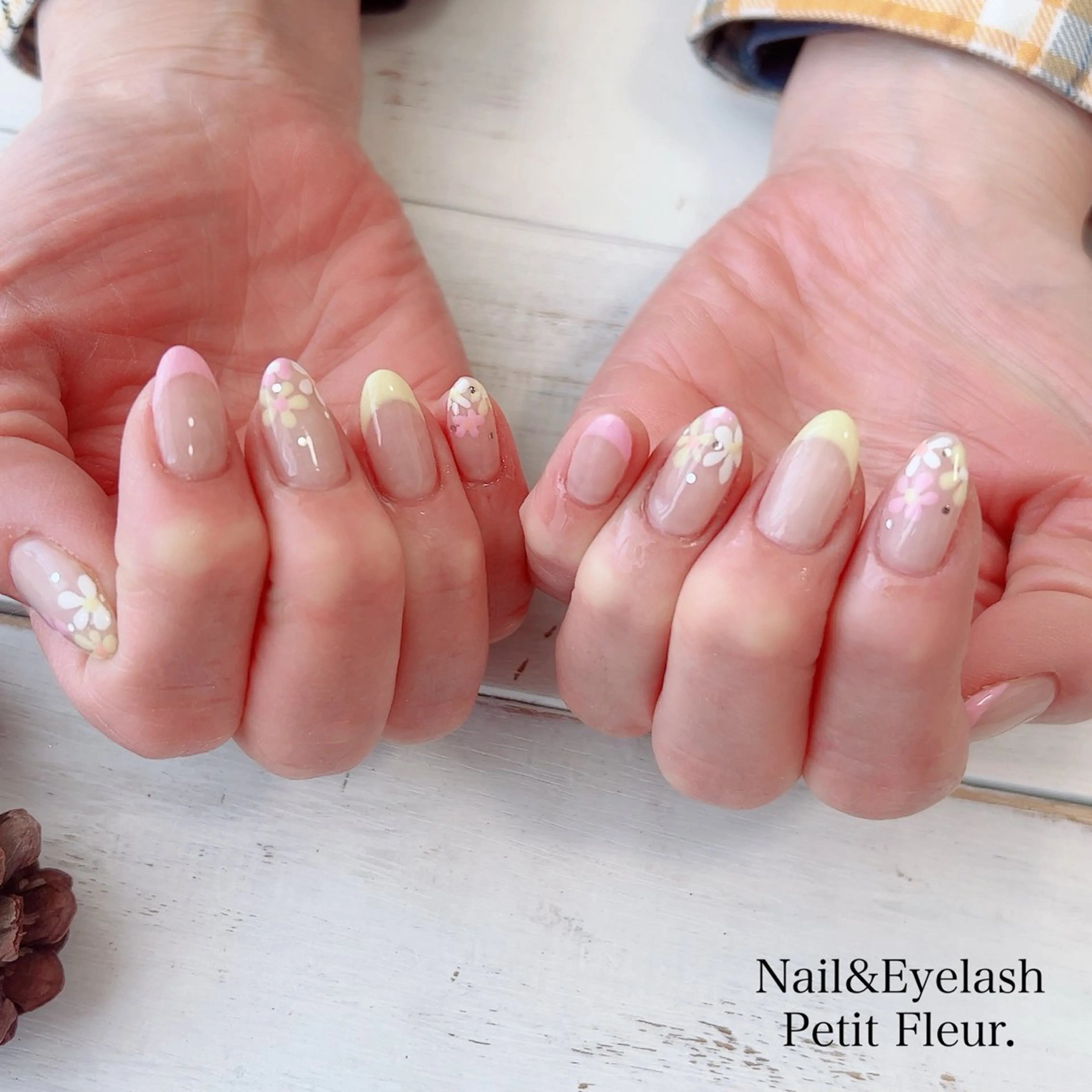 ネイル Petit Fleur所属・青柳 亜梨奈のマツエク・マツパデザイン