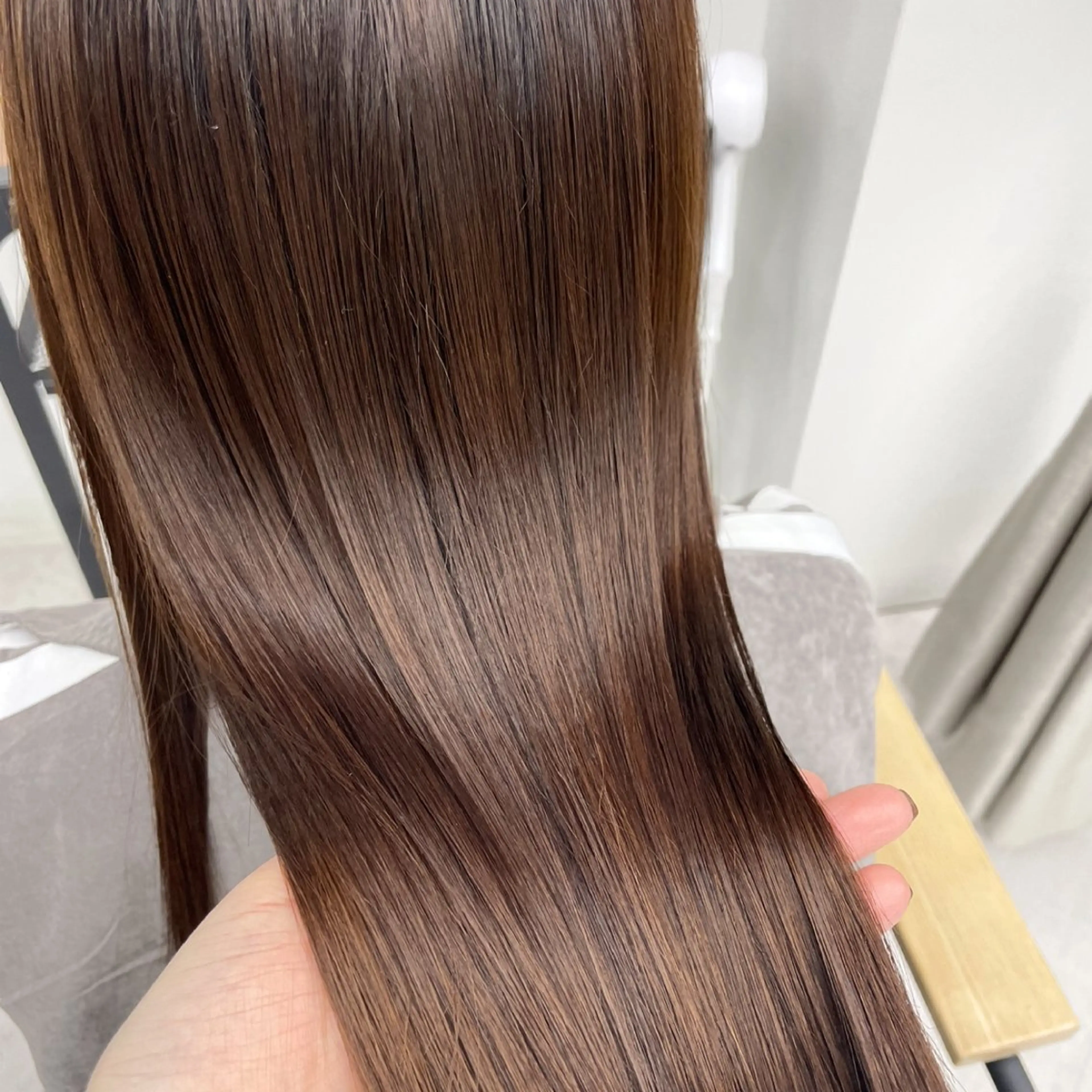 セミロング カラー パーマ ヘアアレンジ メンズ ブラウンカラー ナチュラルブラウン トリートメント mona/ ストレートスタイル✨のヘアスタイル