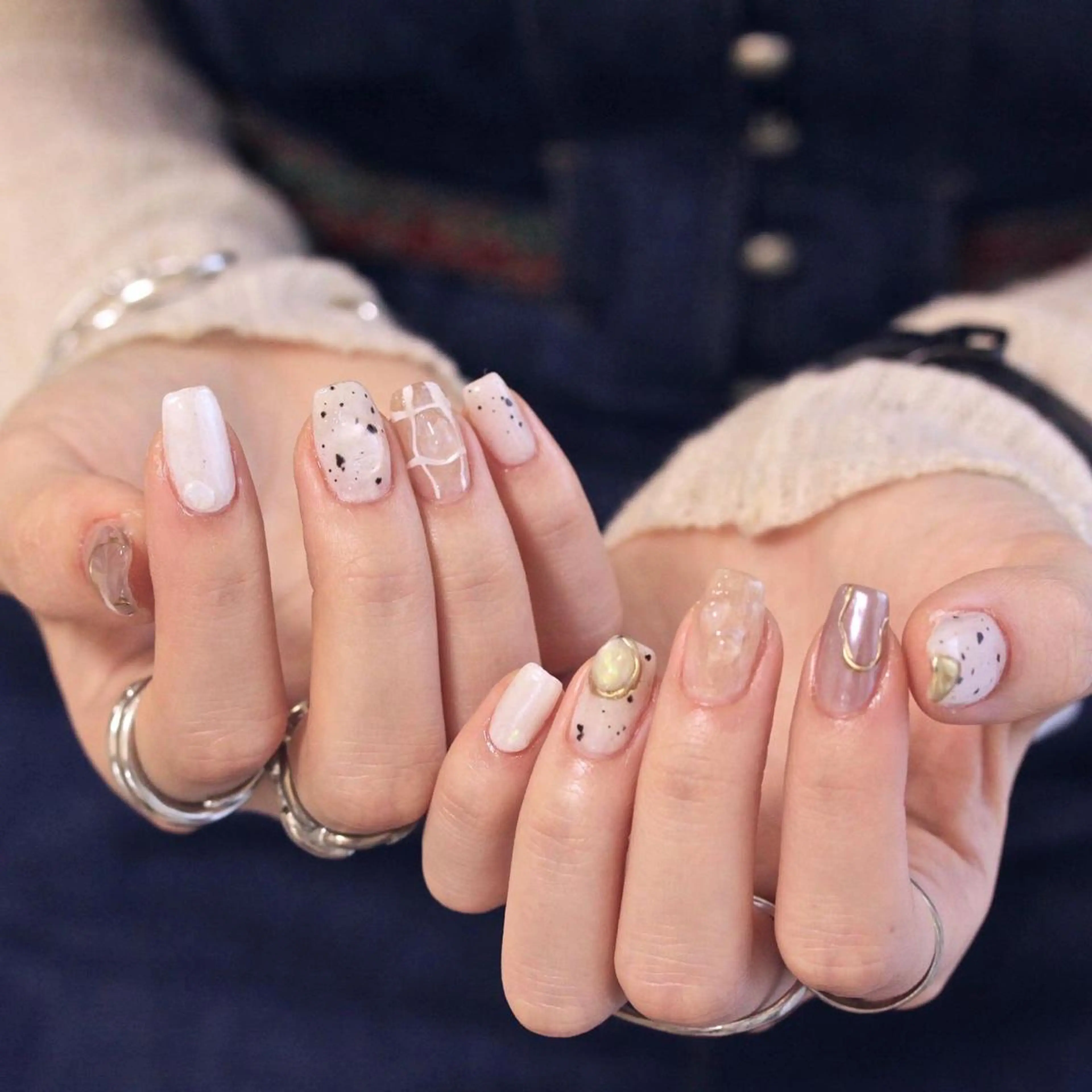 ネイル ホワイト ハンドネイル Elio所属・Elio 国泰寺のネイルデザイン