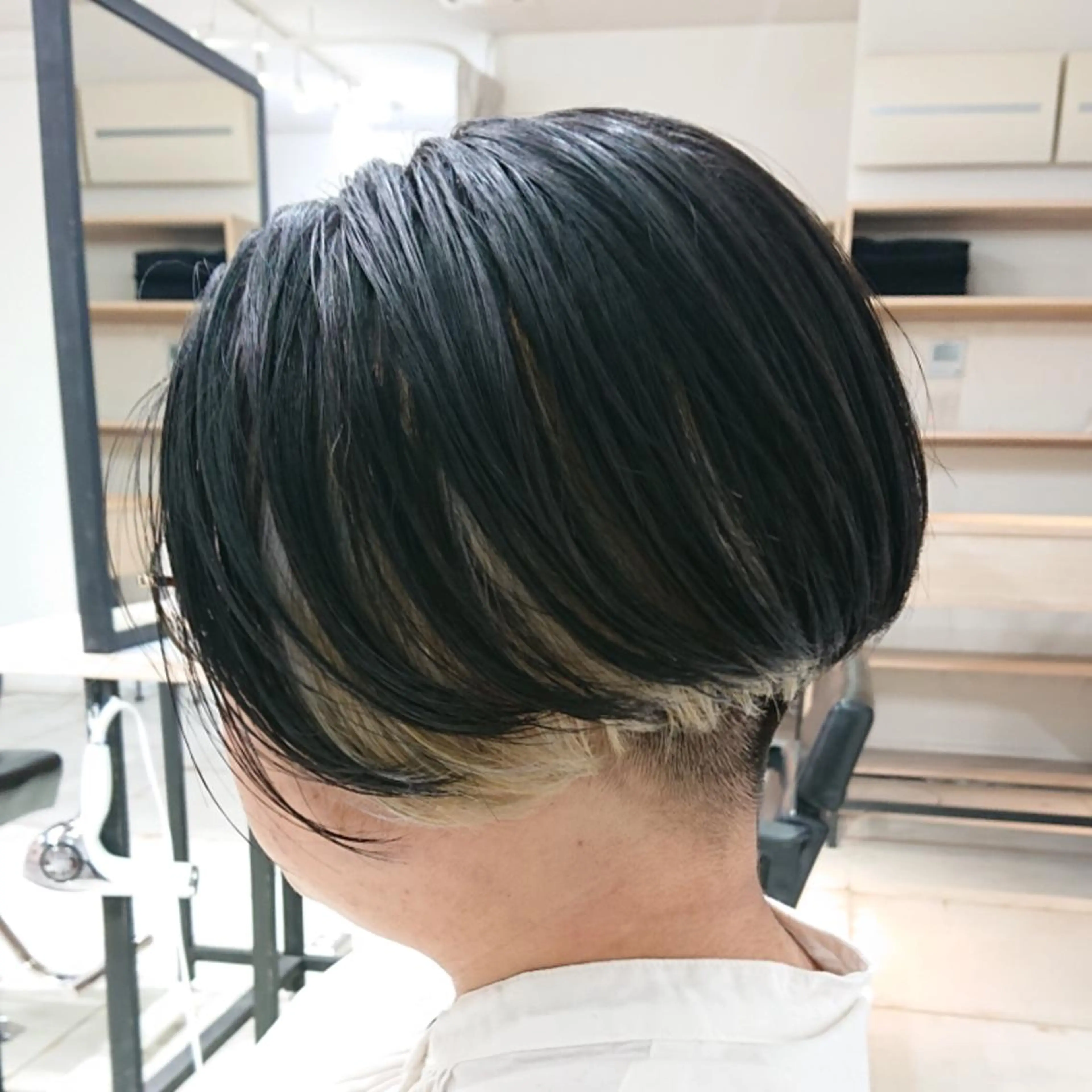 ショート カラー ハンサムショート ショートヘア カット ヘアカラー AKAMEE 表参道所属・✨360°褒められ ヘア✨️井上雄輝のヘアスタイル