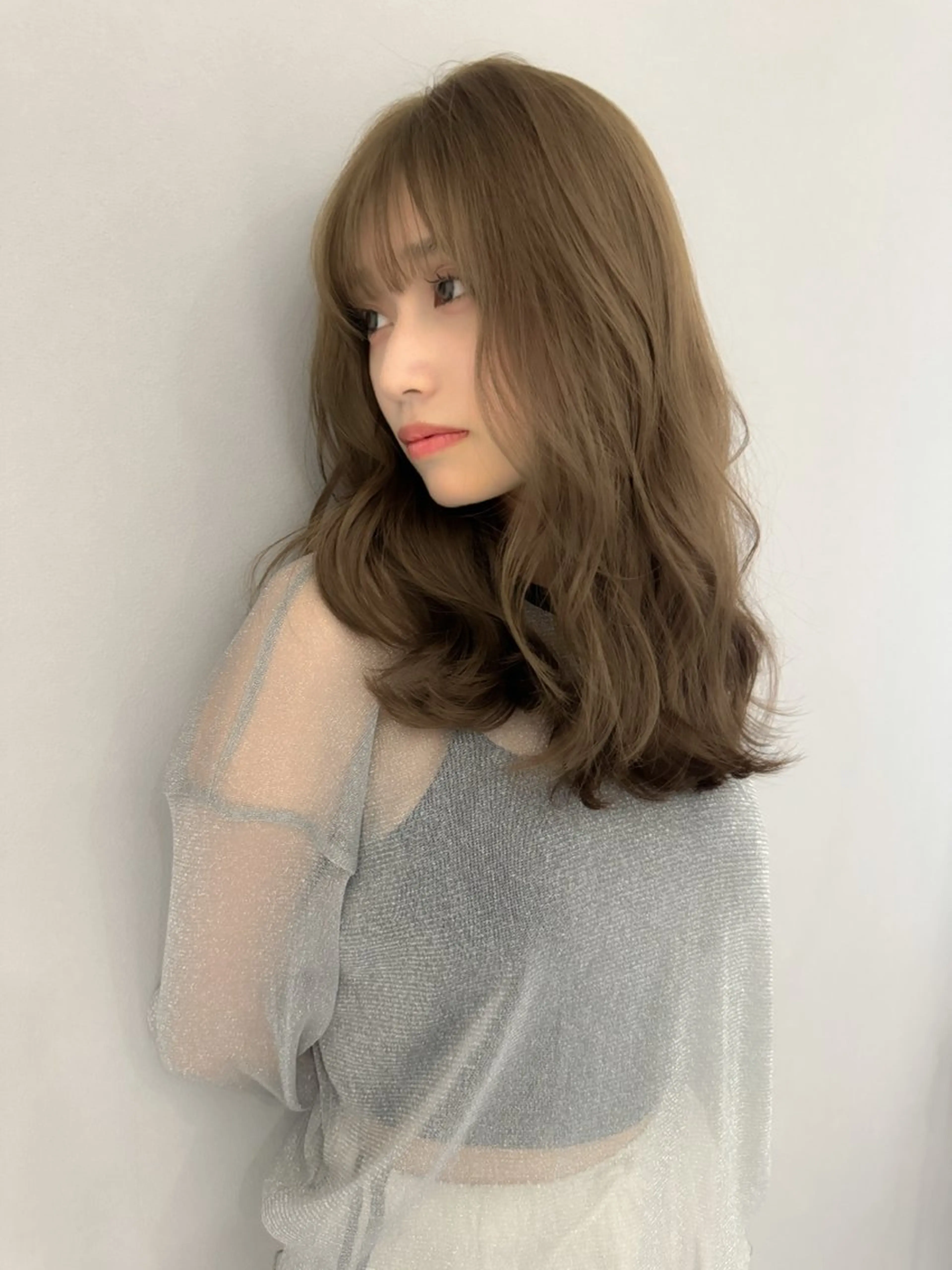 セミロング カラー アディクシーカラー バレイヤージュ ブリーチ ケアブリーチ 透明感カラー ヘアカラー トリートメント Grow by NYNY 打越裕樹のヘアスタイル