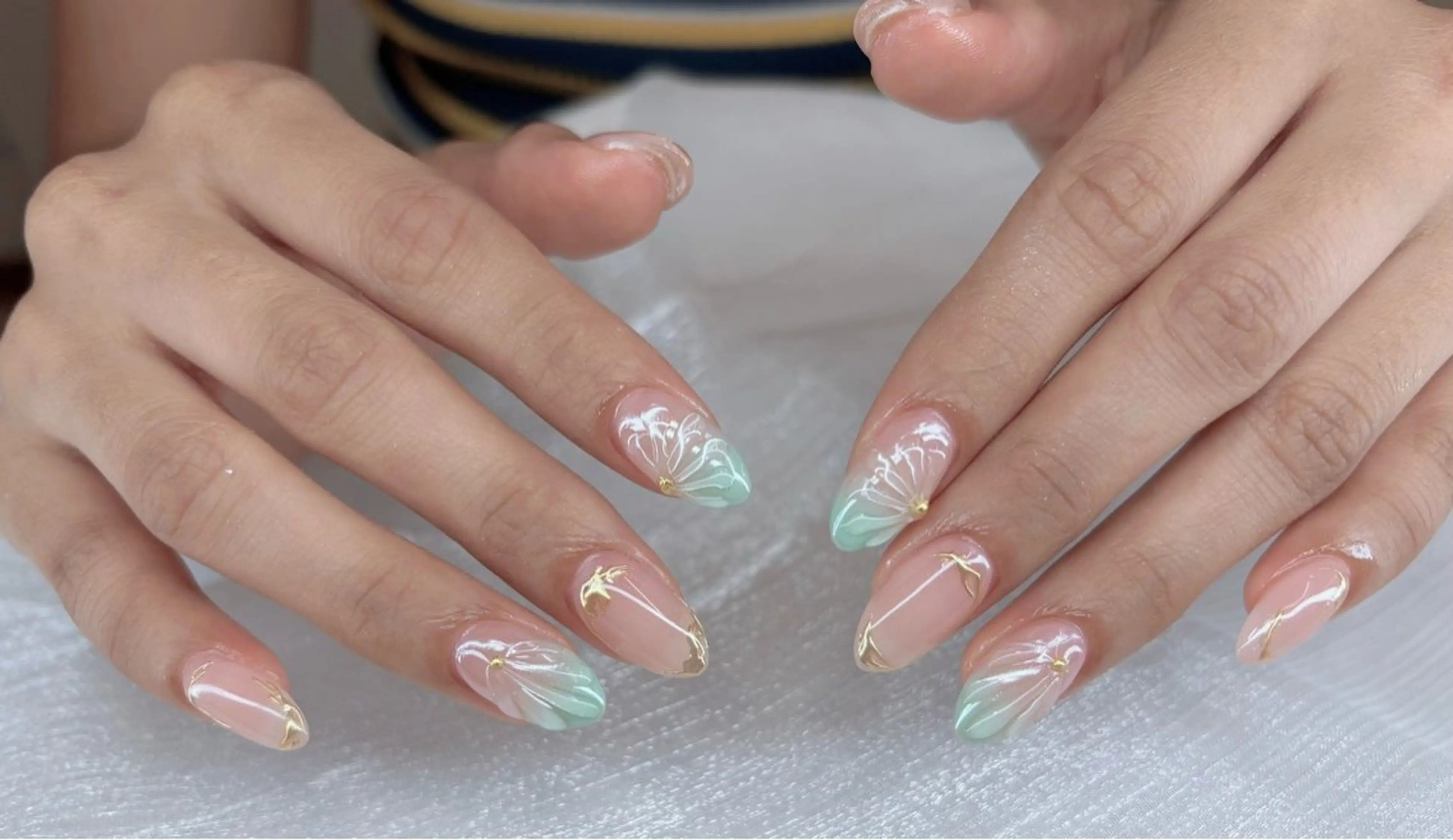 ネイル オーロラネイル ブルー チークネイル フットネイル フレンチネイル Haru 168大家店のネイルデザイン